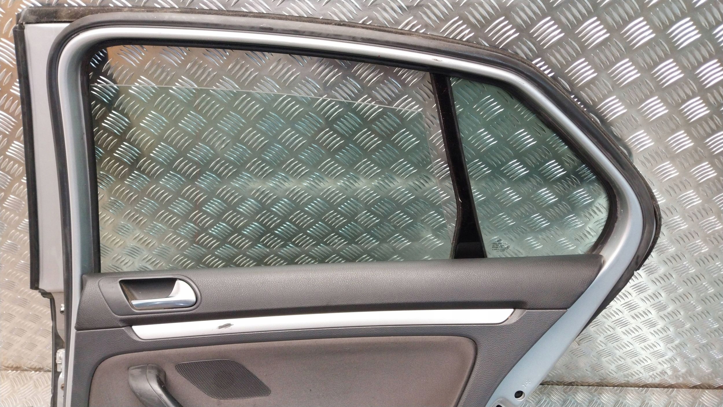 Portière Arrière Droit VW JETTA 05