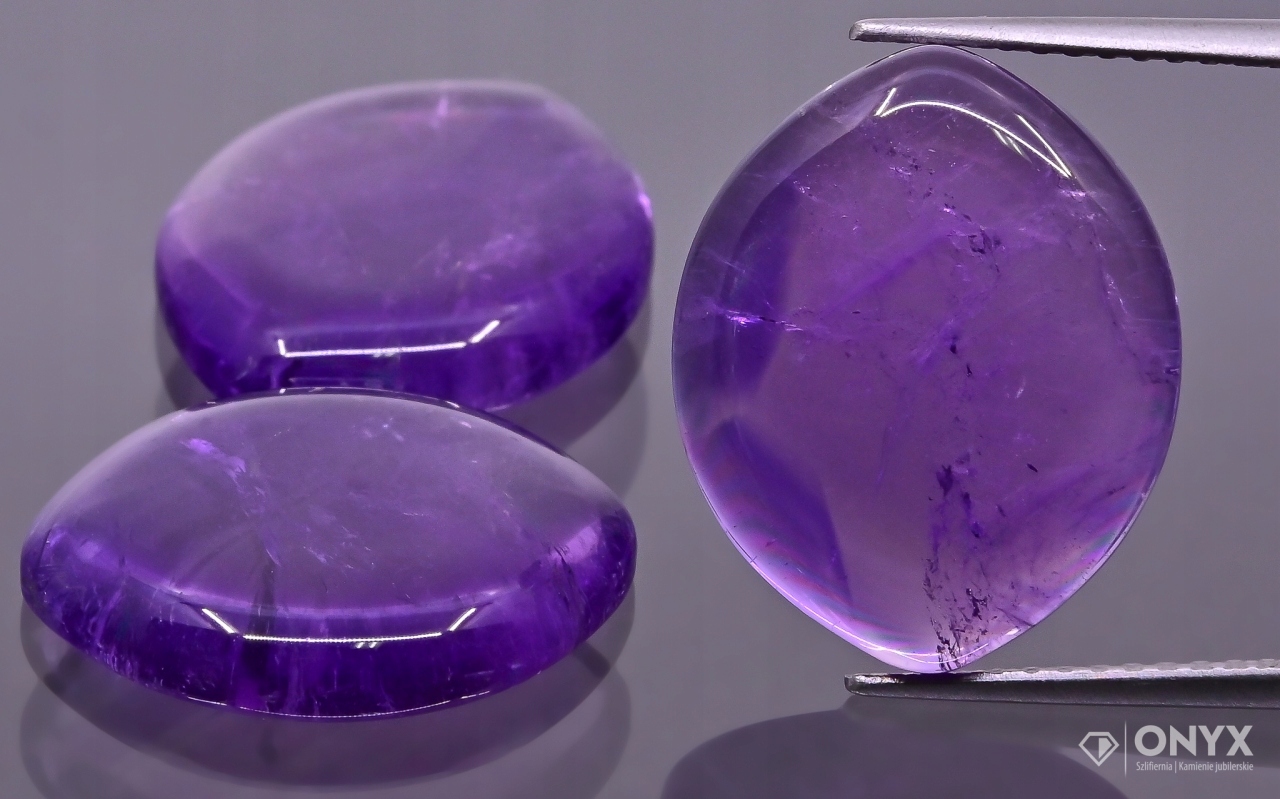 Ametyst konvexní mělká markýza 20x17 mm