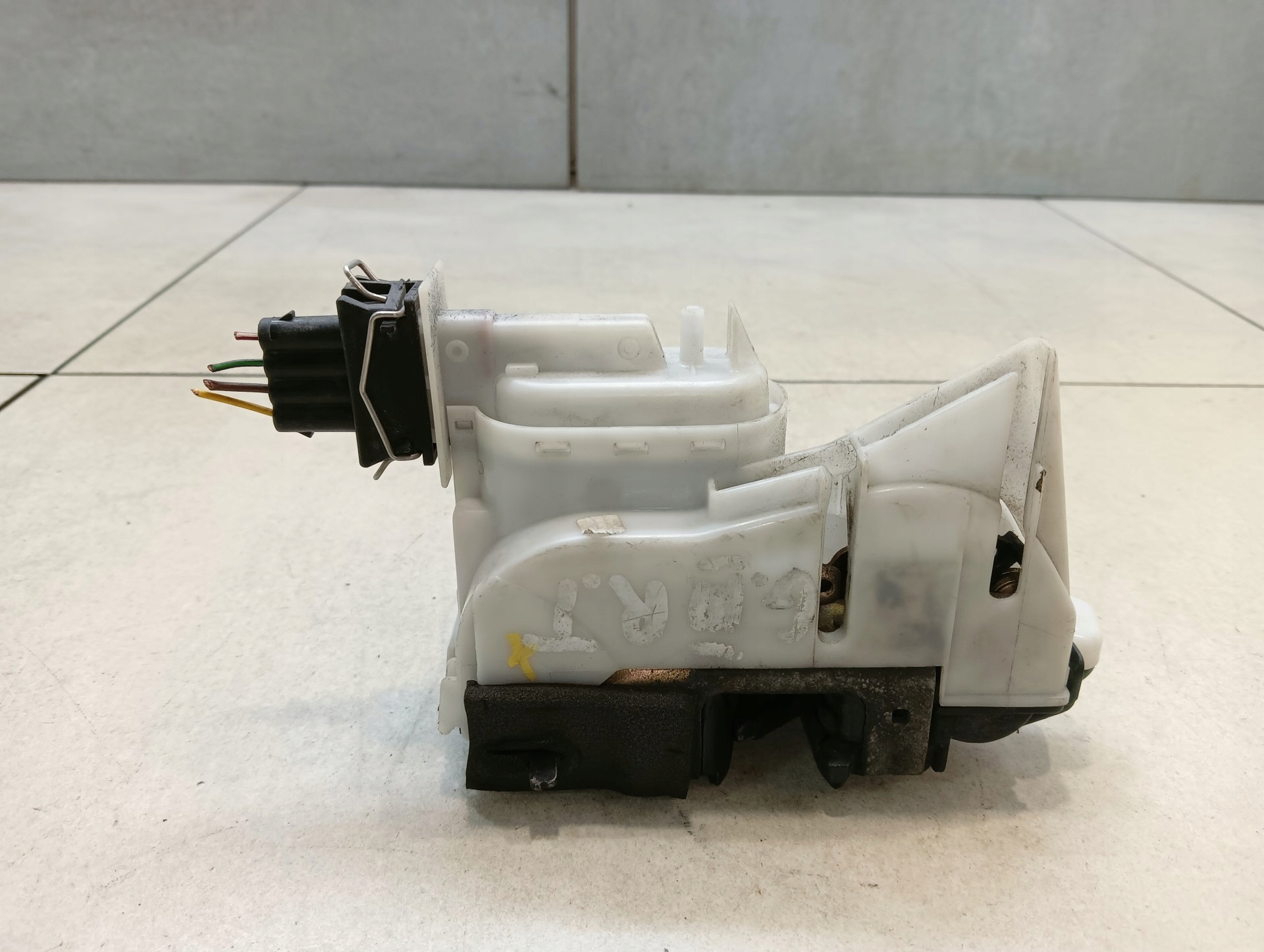 lock right rear part VW GOLF III 1H4839016A