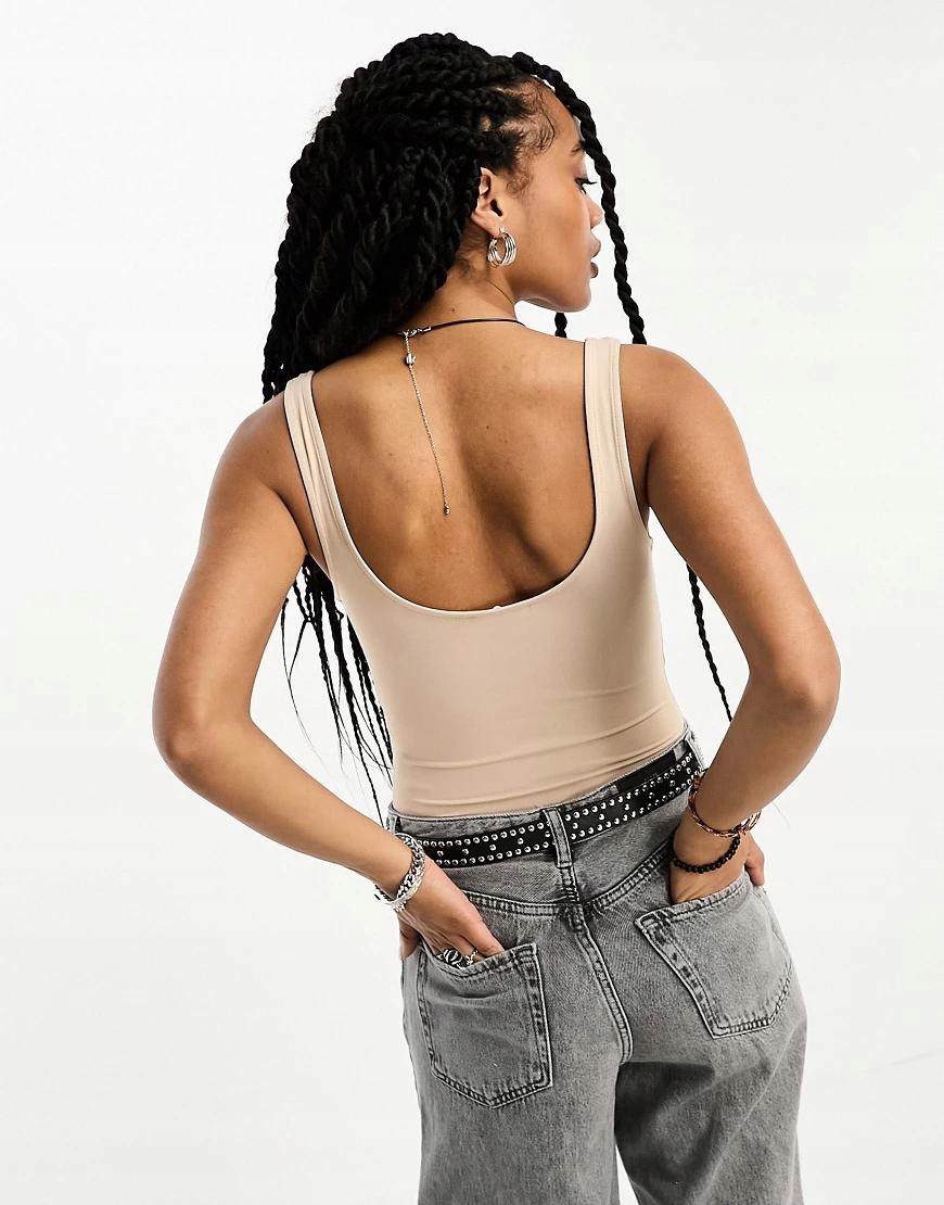 BERSHKA GŁADKIE BODY KWADRATOWY DEKOLT BASIC ACL NG7__S Rozmiar S (36)