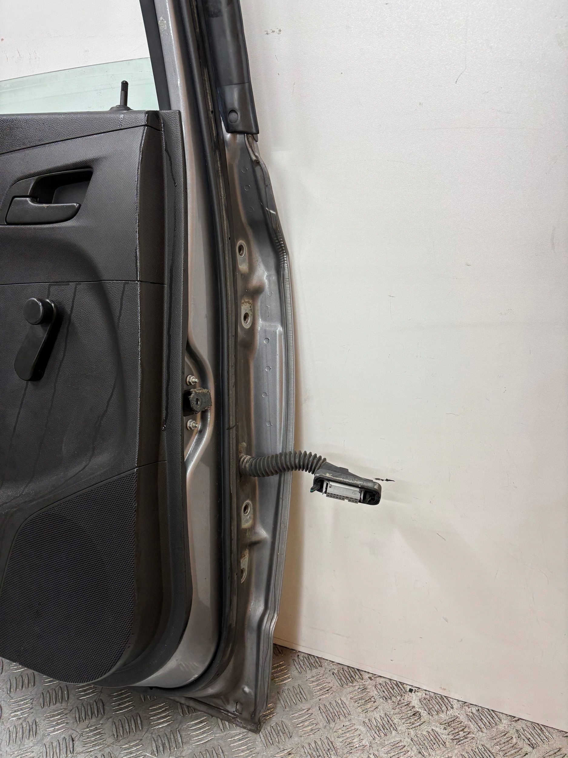 door rear part rear. left CHEVROLET AVEO T300 HB 11