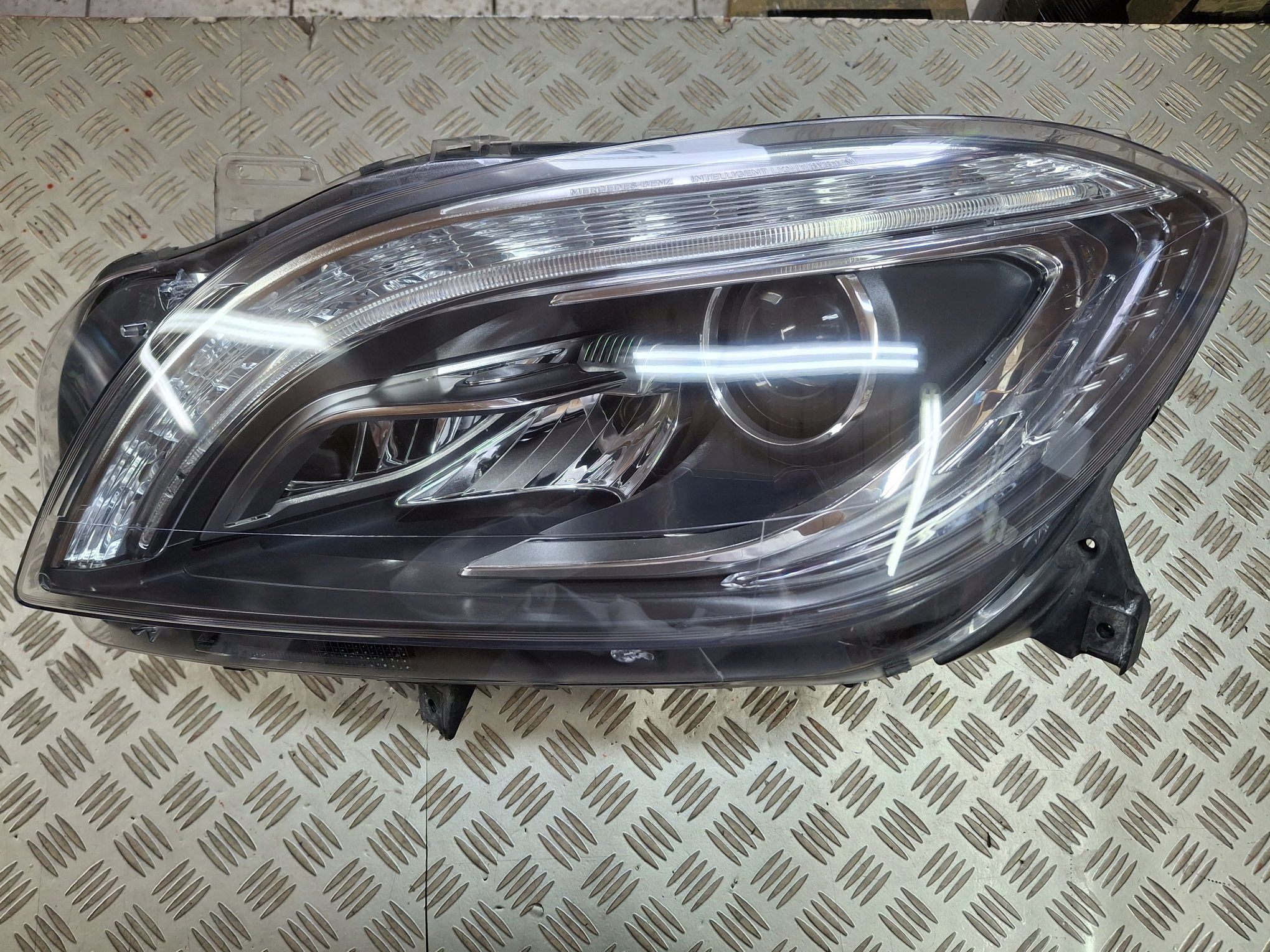 light left front BI-XENON ILS MERCEDES ML W166 2011R->