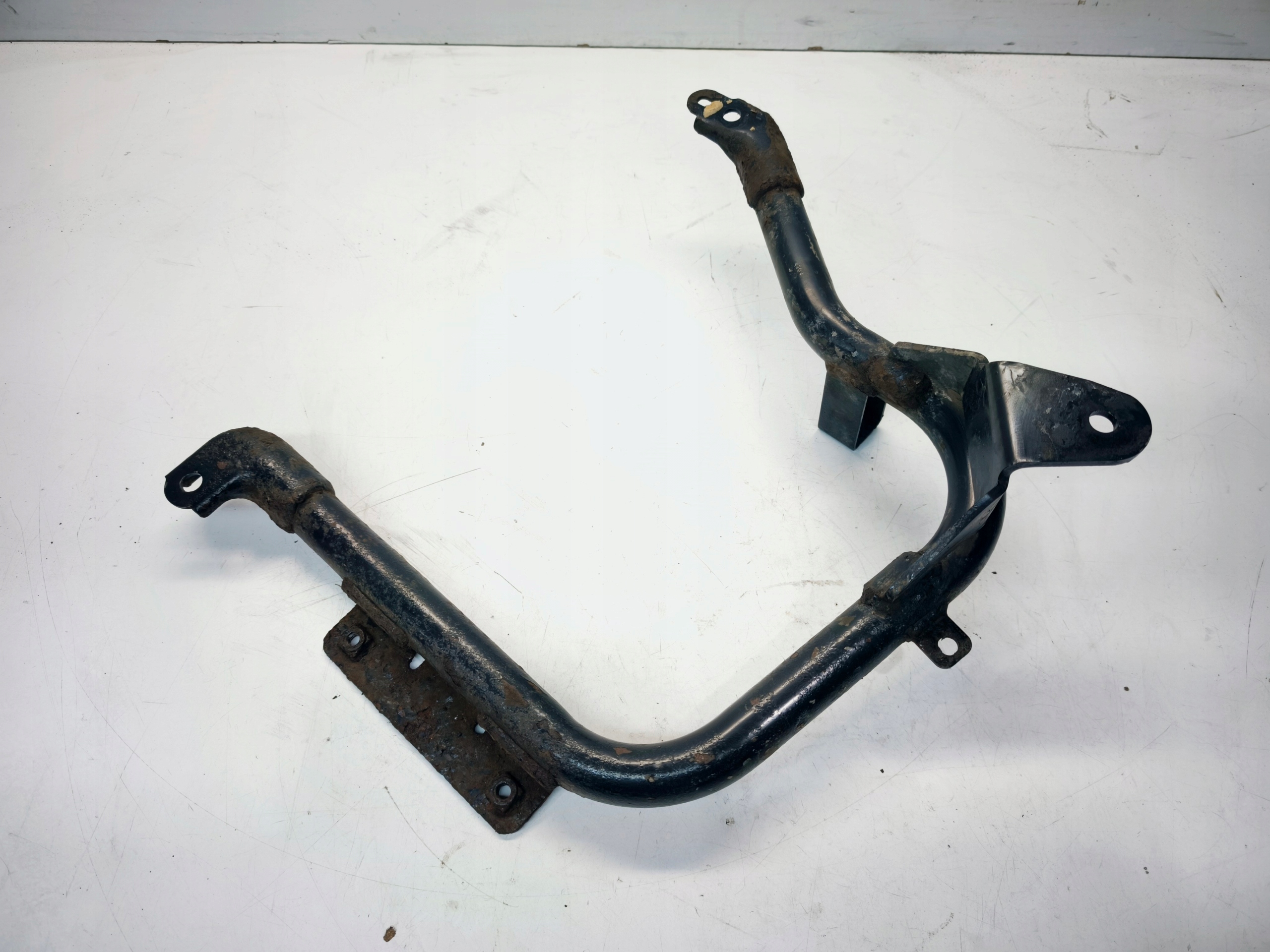 Poignée Support plaque Support Réservoir ADBLU AUDI A4 B8 A5 8T LIFT 8K0131979C