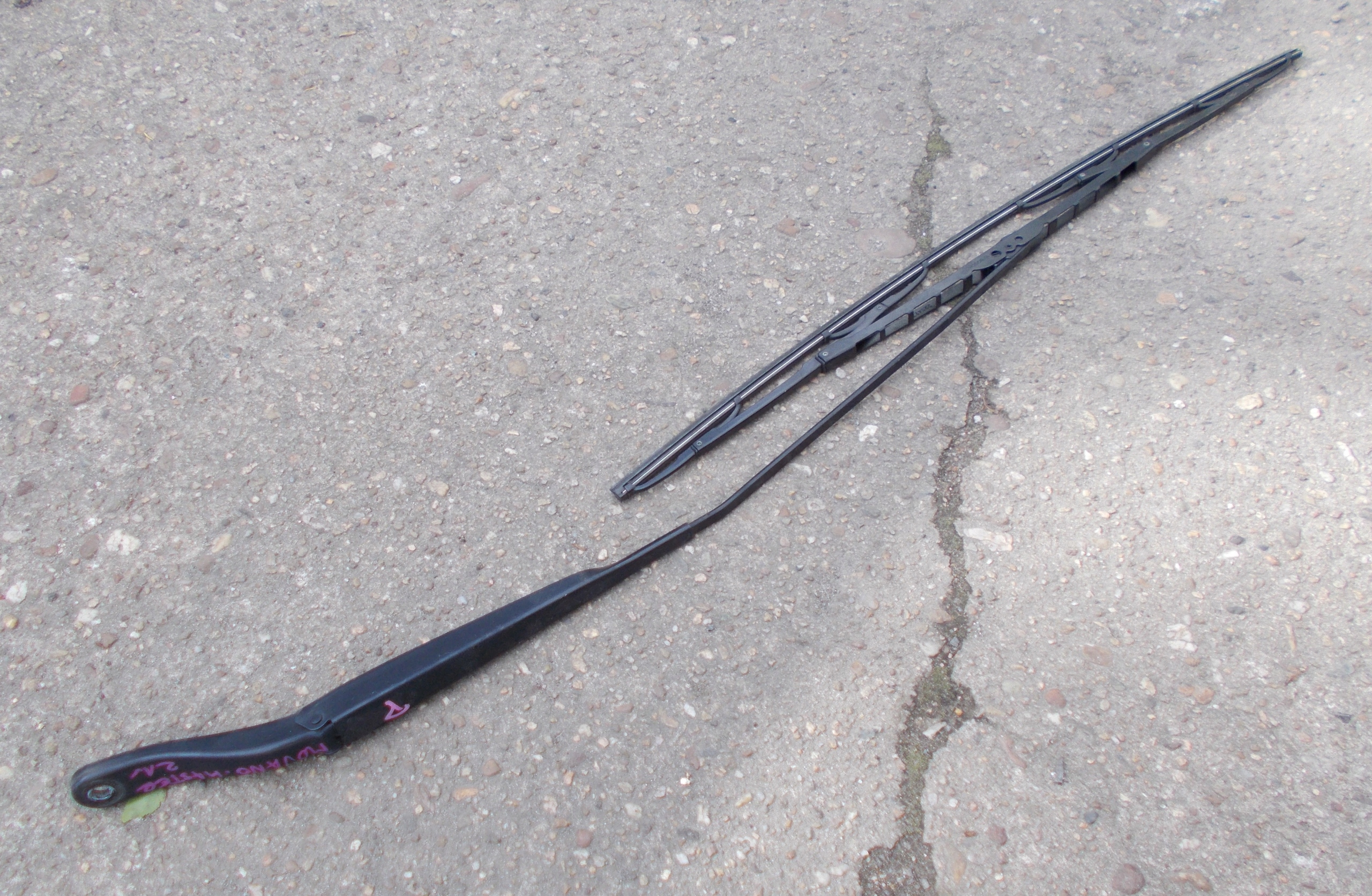 RENAULT MASTER III LIFT wiper arm right front front 8200734777