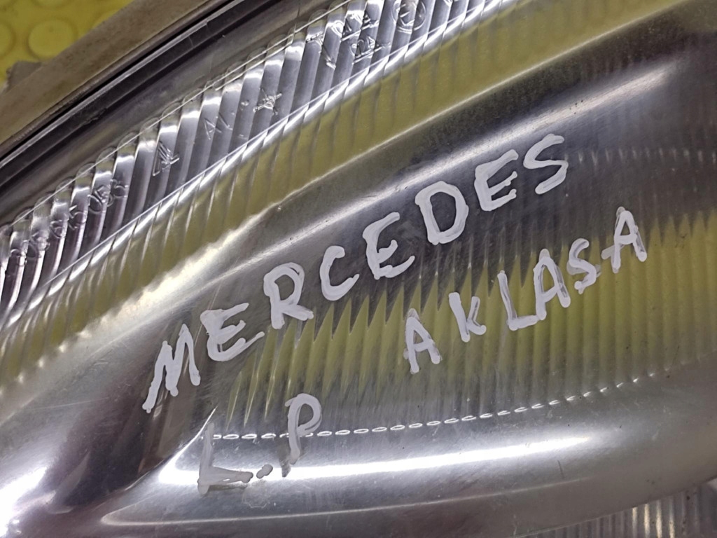 MERCEDES W168 REFLEKTOR light left front A1688201761