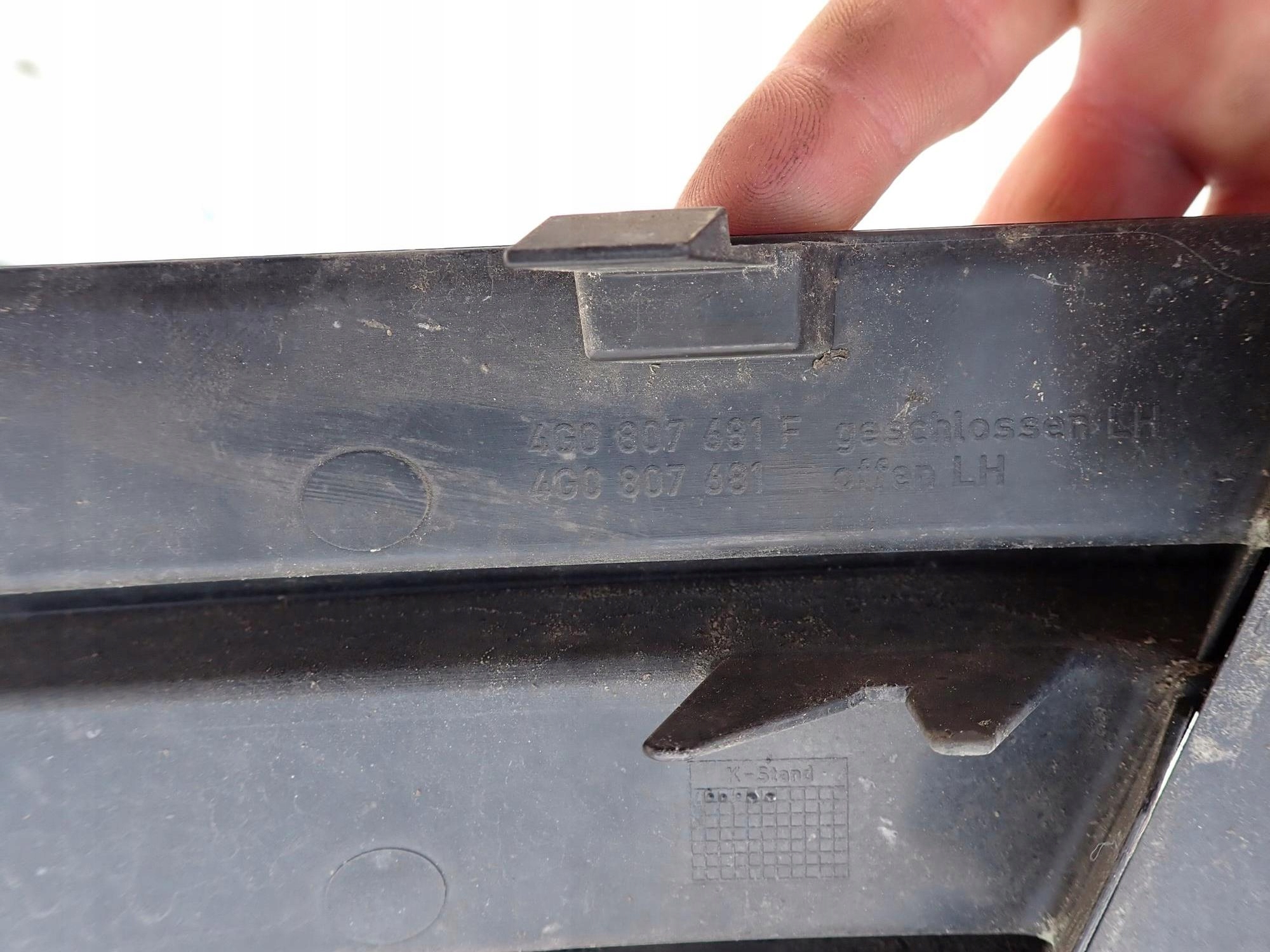 AUDI A6 C7 4G 11-14 grid of a bumper left