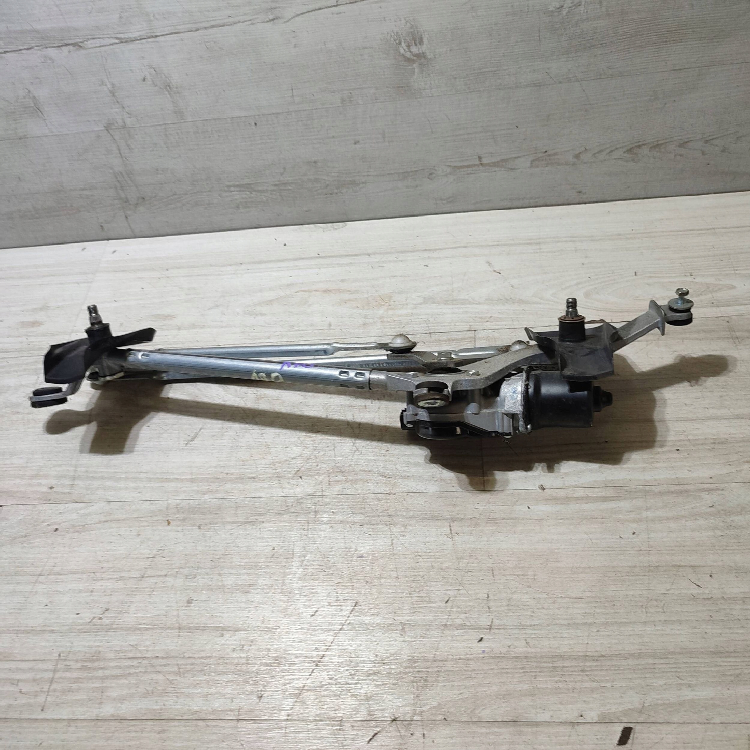 Wischergestänge przednich Suzuki Vitara (LY) 3810054P00