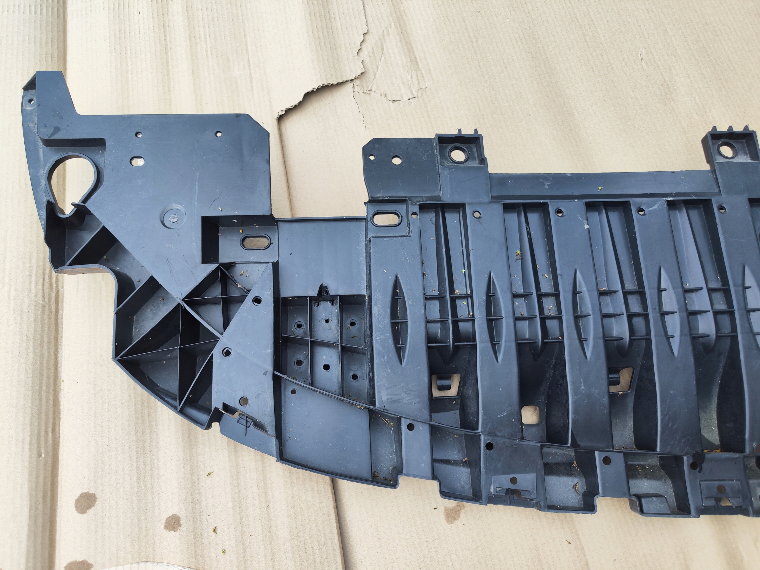 4382501 spoiler do RENAULT MEGANE pod nárazník