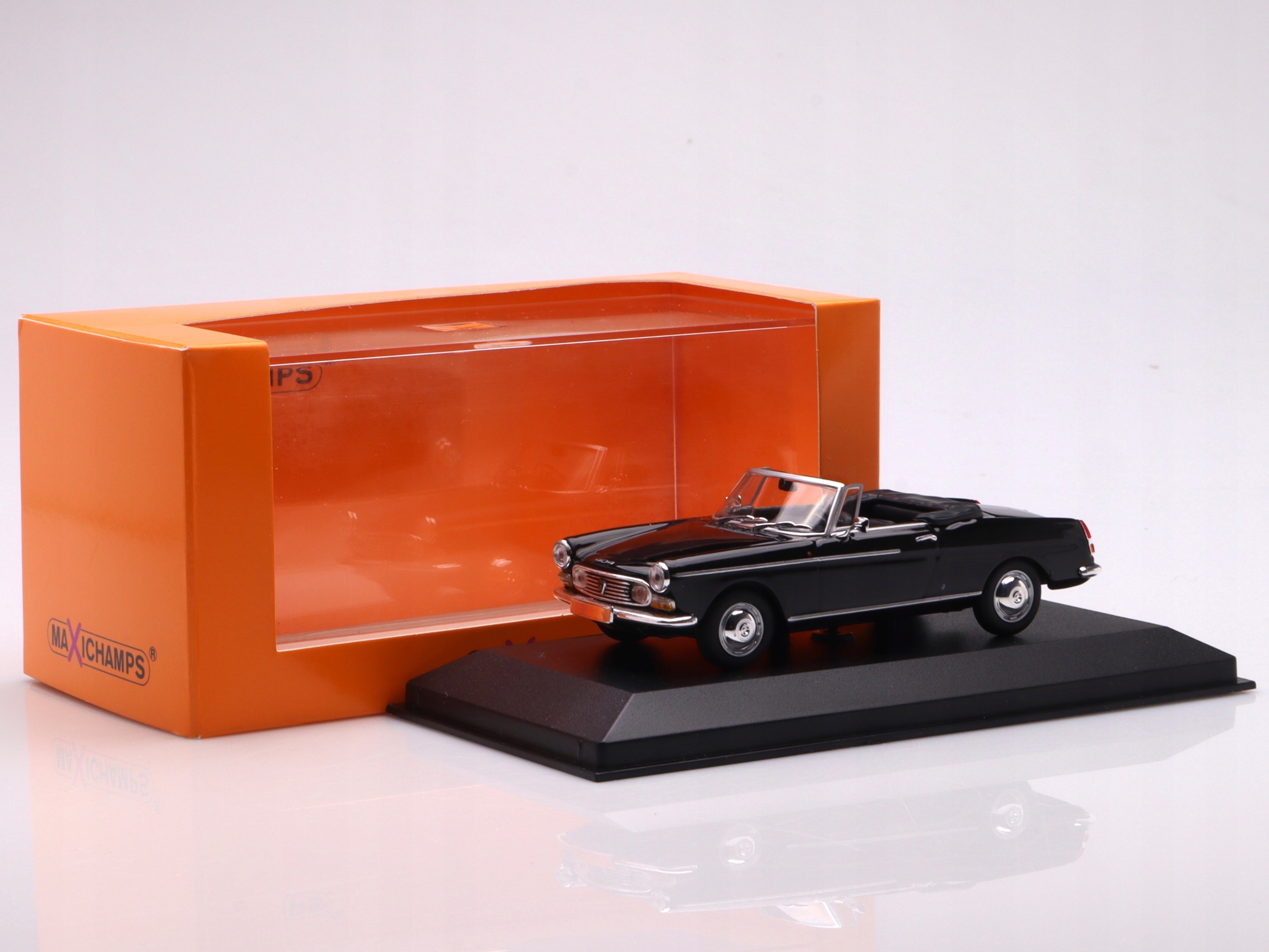 Peugeot 404 Cabriolet Baujahr 1962, black Minichamps 1:43