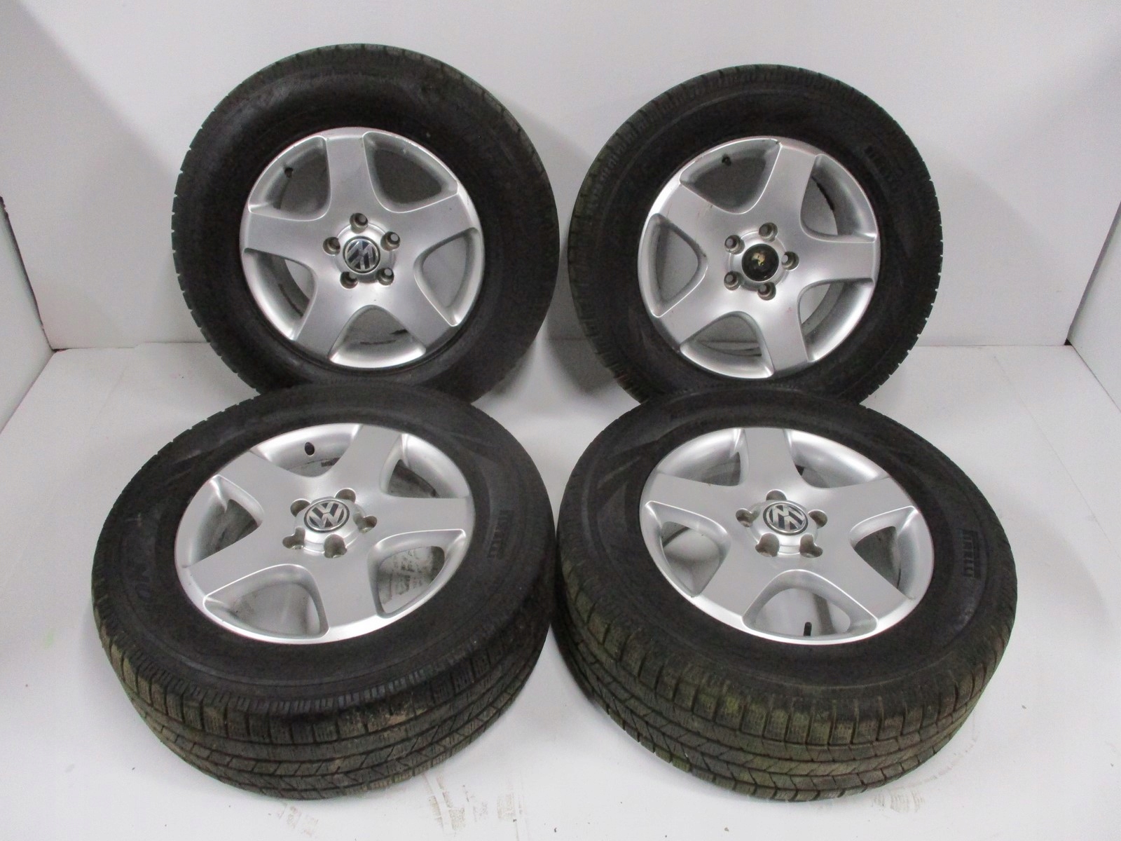 wheels discs tyres VW Touareg 7L6 R17 4 6 MM
