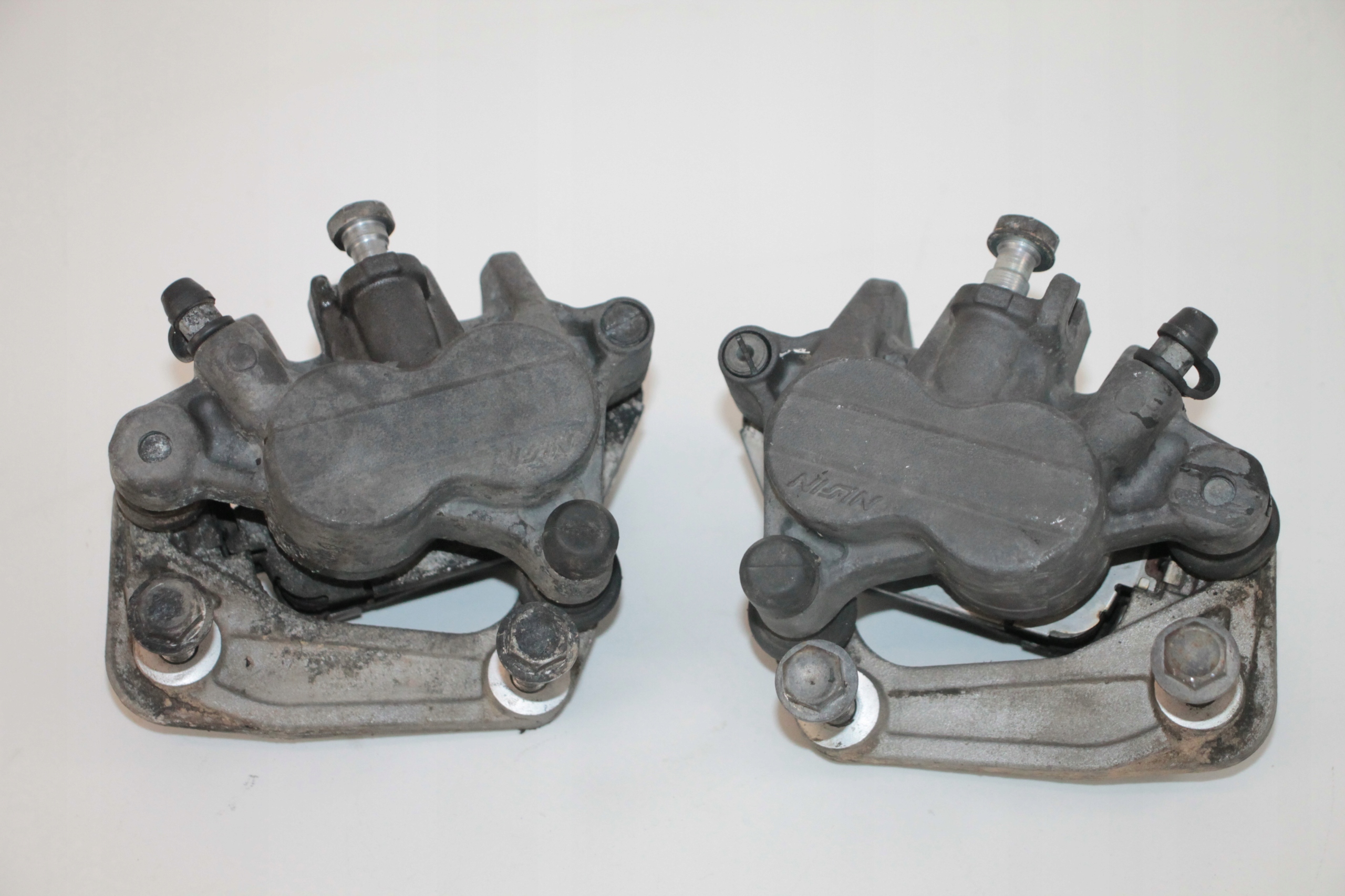 TRIUMPH TIGER 800 XC 10-17 ZACISK HAMULCOWY PRZÓD