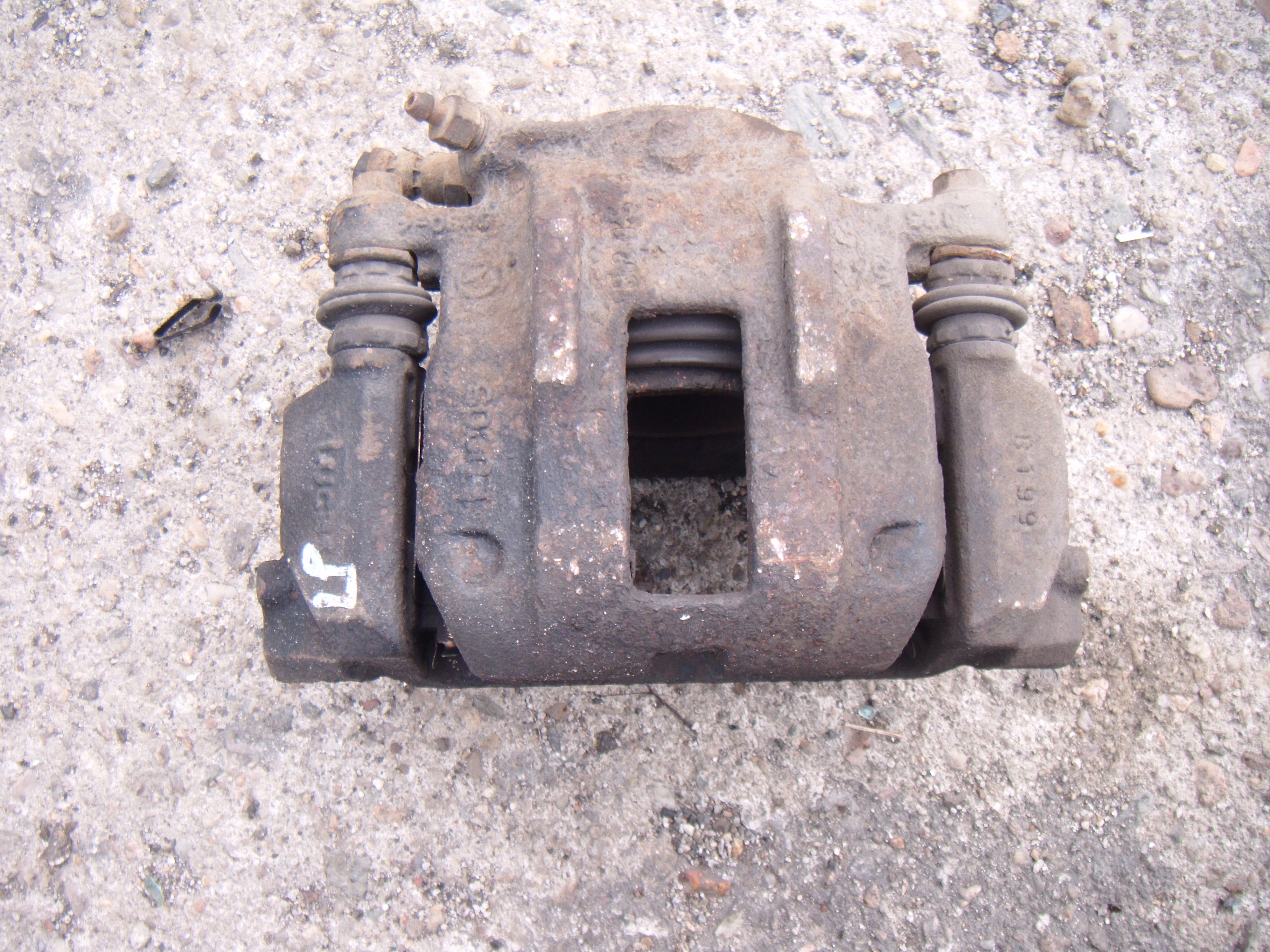 MERCEDES A KLASA W168 1.7 CDI 97-04 ZACISK HAMULCOWY LEWY PRZÓD