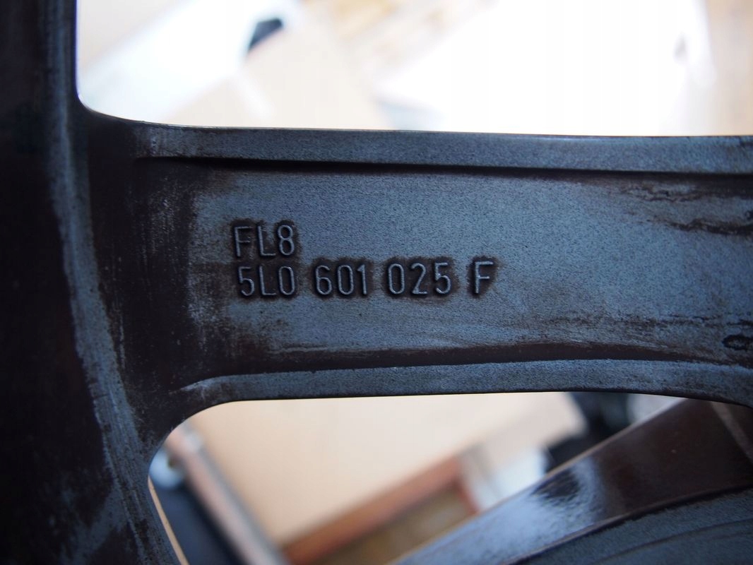 Skoda Yeti disk 7x17H2 et 45 5x112 5L0101025F