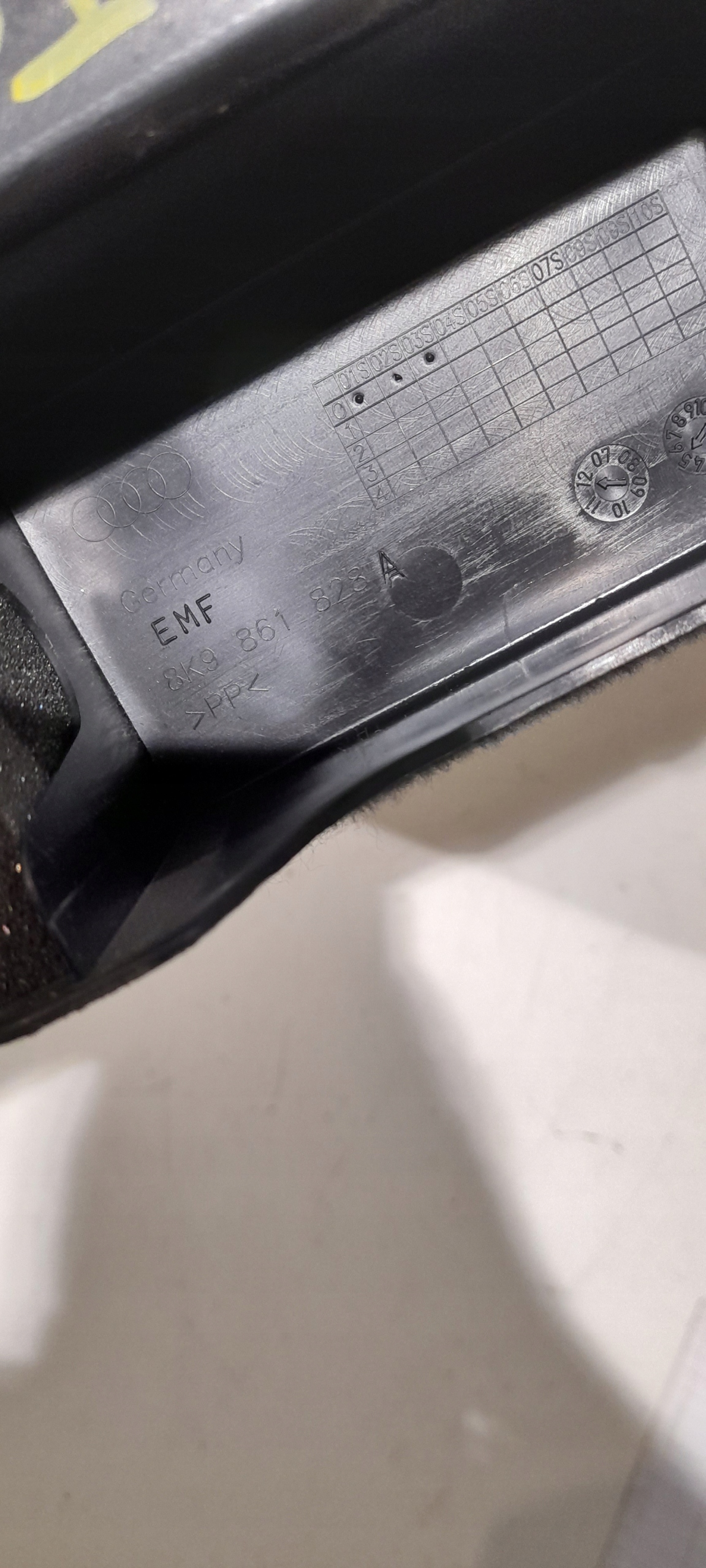 moulding boot AUDI A4 8K 8K9861828A