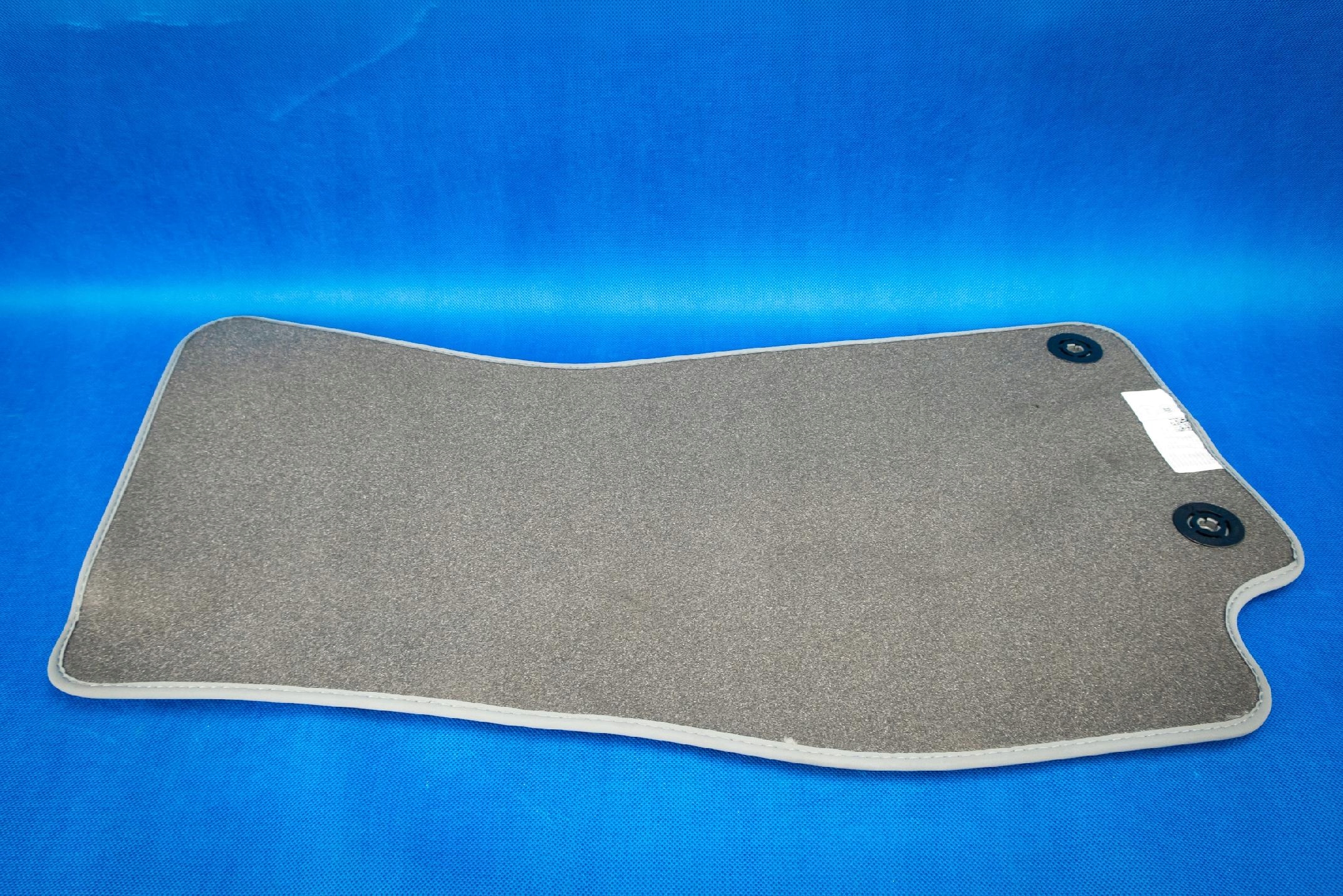 mat right front Audi A8 S8 4N 4N1863720C