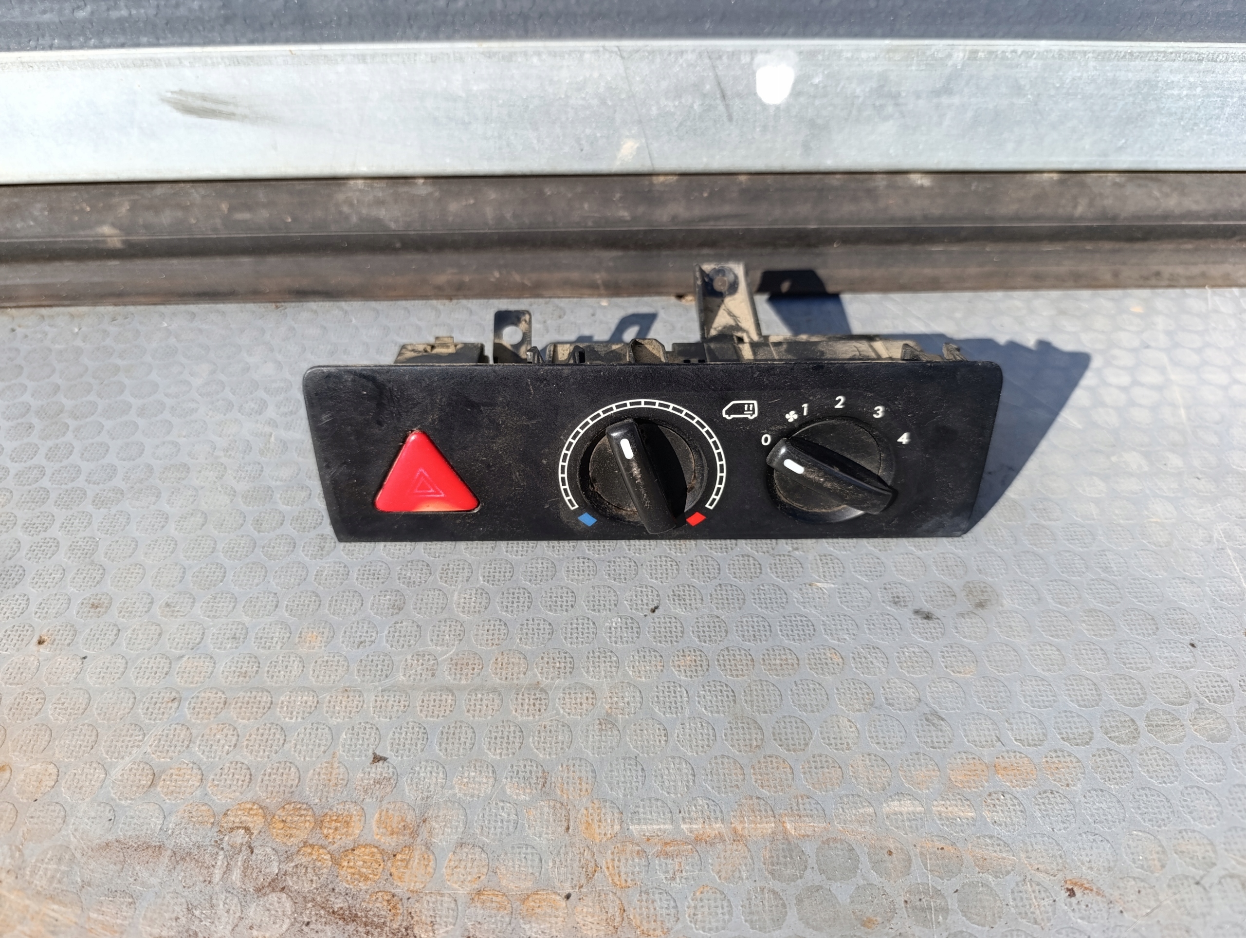 VW T5 control panel air conditioning devices for rear part 7H0919158L9B9