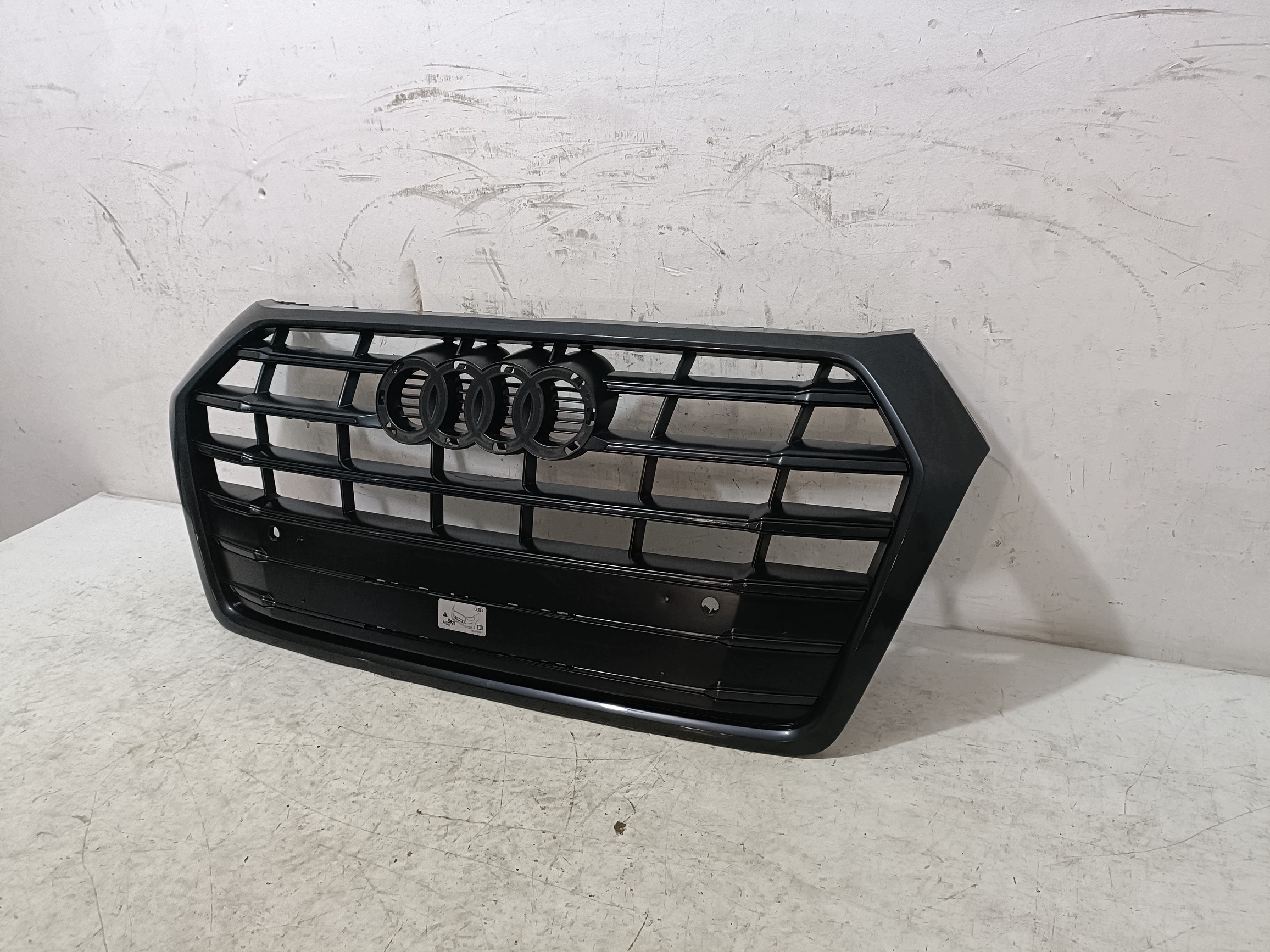 AUDI Q5 II grill grille radiator central front PDC 80A853651
