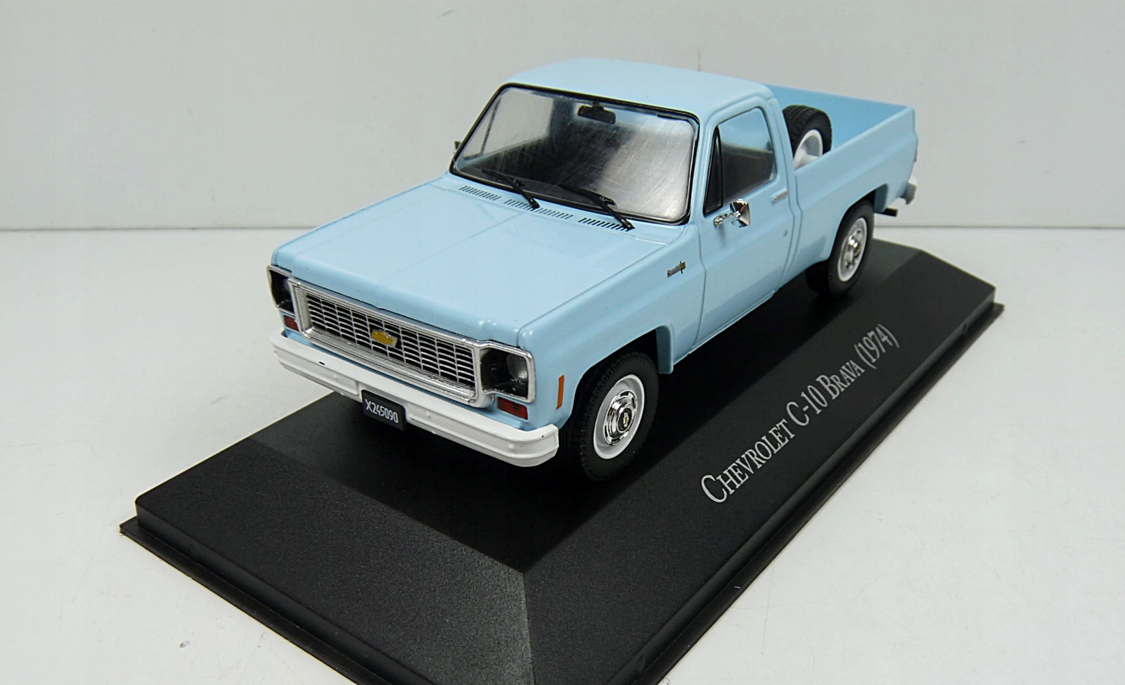 Chevrolet C-10 Brava (1974) Salvat 1:43