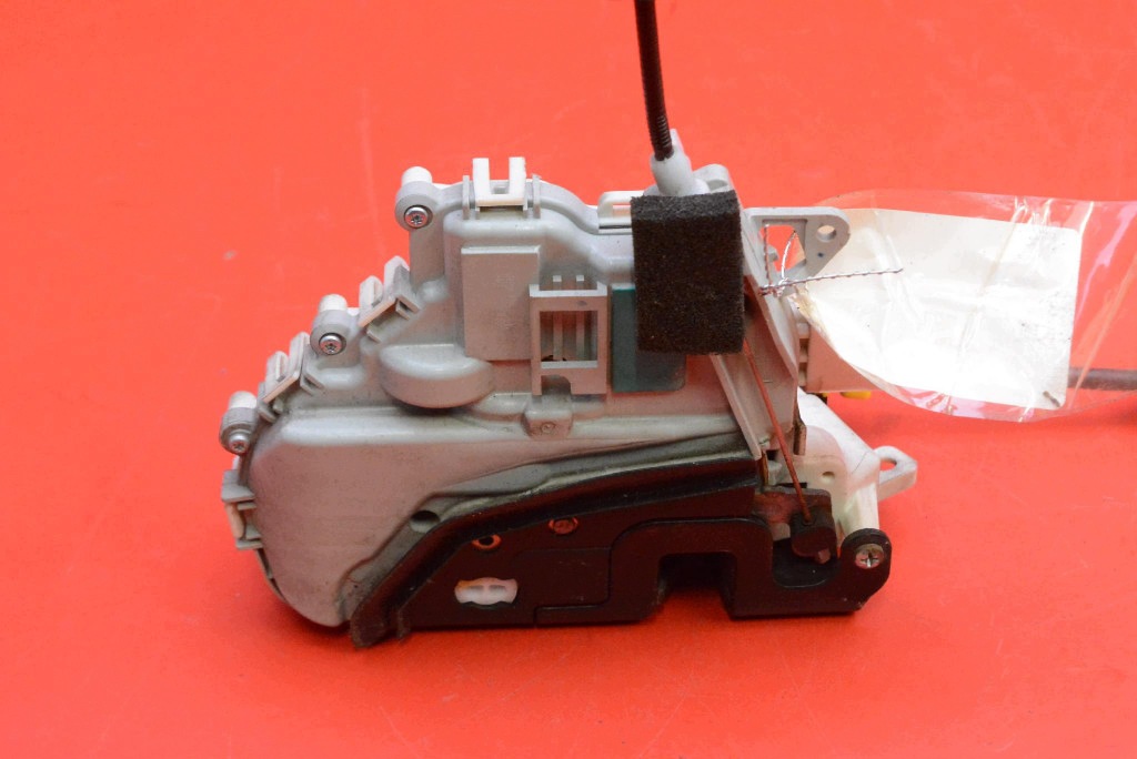 lock door left front front EU 8J1837015D AUDI A4 B8 LIFT 11-16