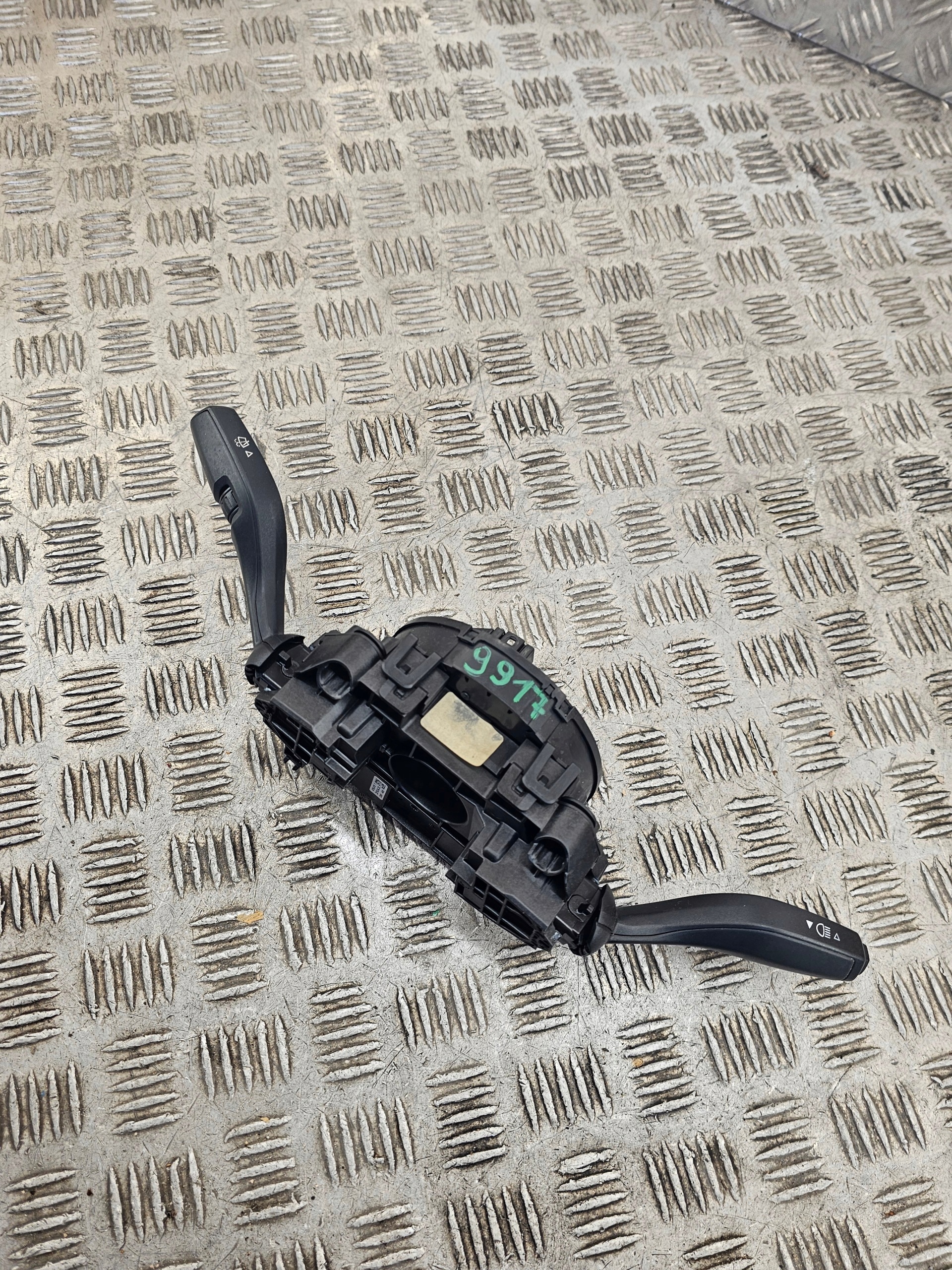 BMW 5 G30 G31 MANETKA DEVIO LUCI TERGICRISTALLO TERGI 416418