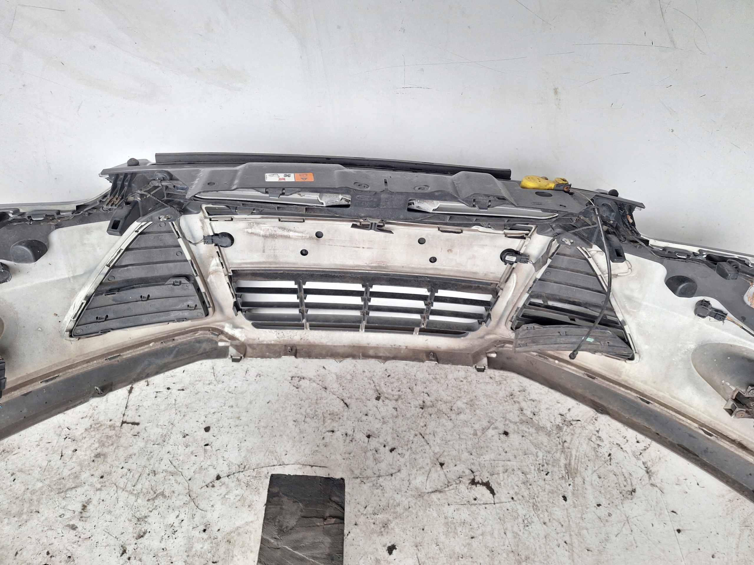 FORD FOCUS MK3 11-14 bumper XENON + 6 X PDC