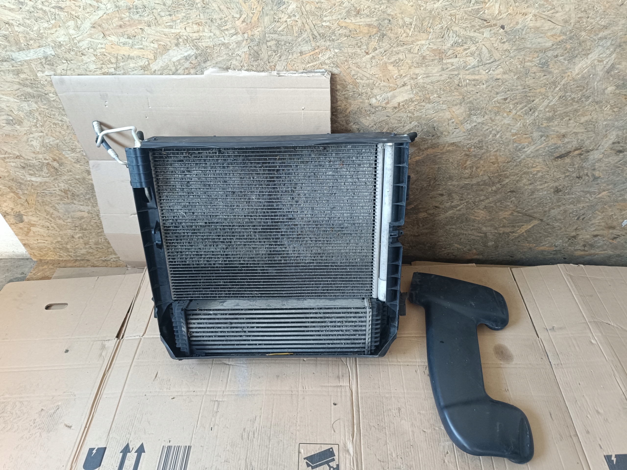 CHŁODNICE PAS PRZEDNI BMW X6 F16 x5 f15 3.0d Typ samochodu Samochody osobowe