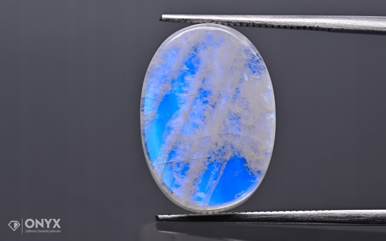 Měsíční kámen mělký ovál 18x13 mm