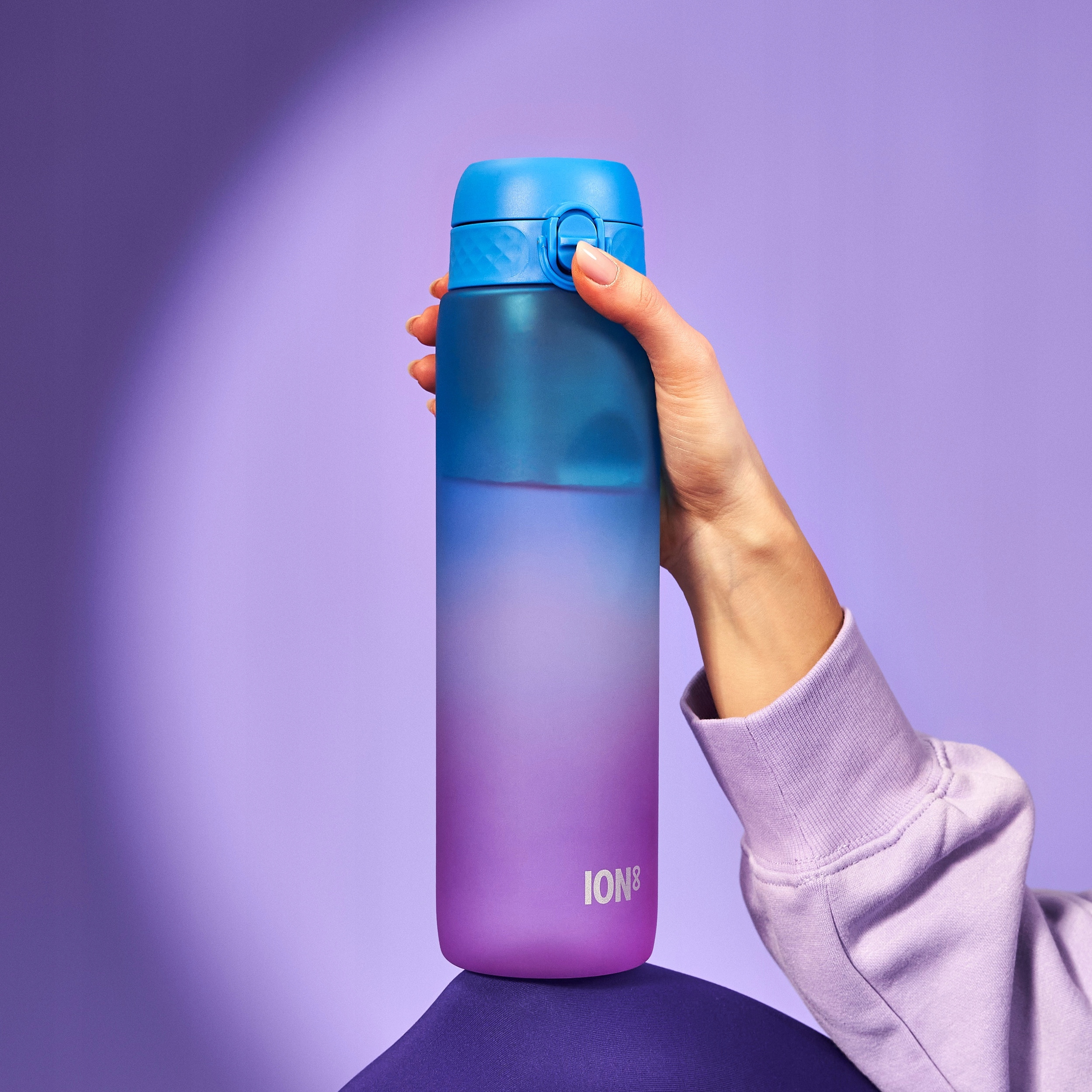 BIDON Z MIARKĄ MOTYWACYJNĄ SPORTOWY NA SIŁOWNIĘ DUŻA POJEMNOŚĆ ION8 1 L Kolor dominujący wielokolorowy