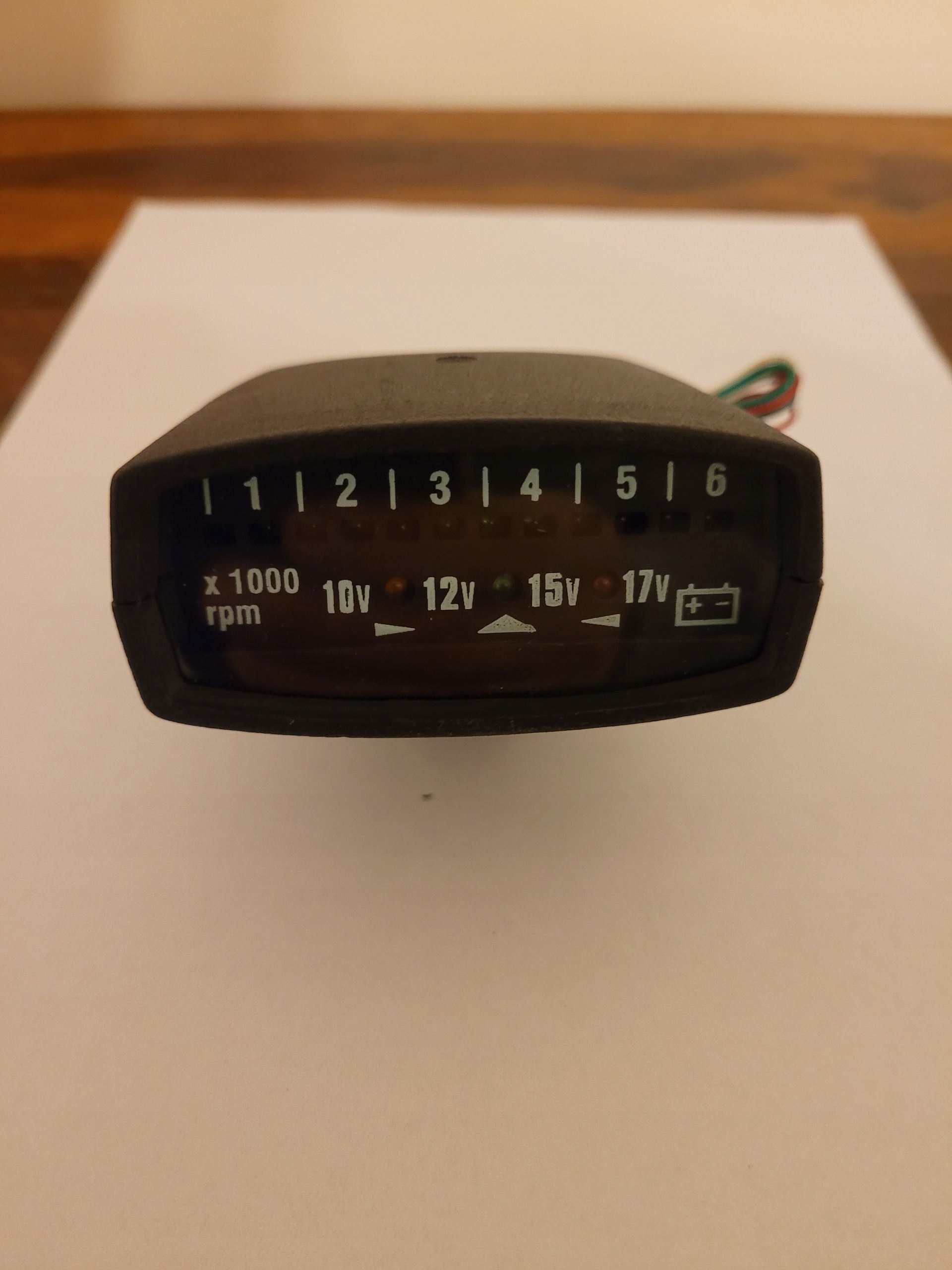 Вимірювач заряду акумулятора в автомобілі