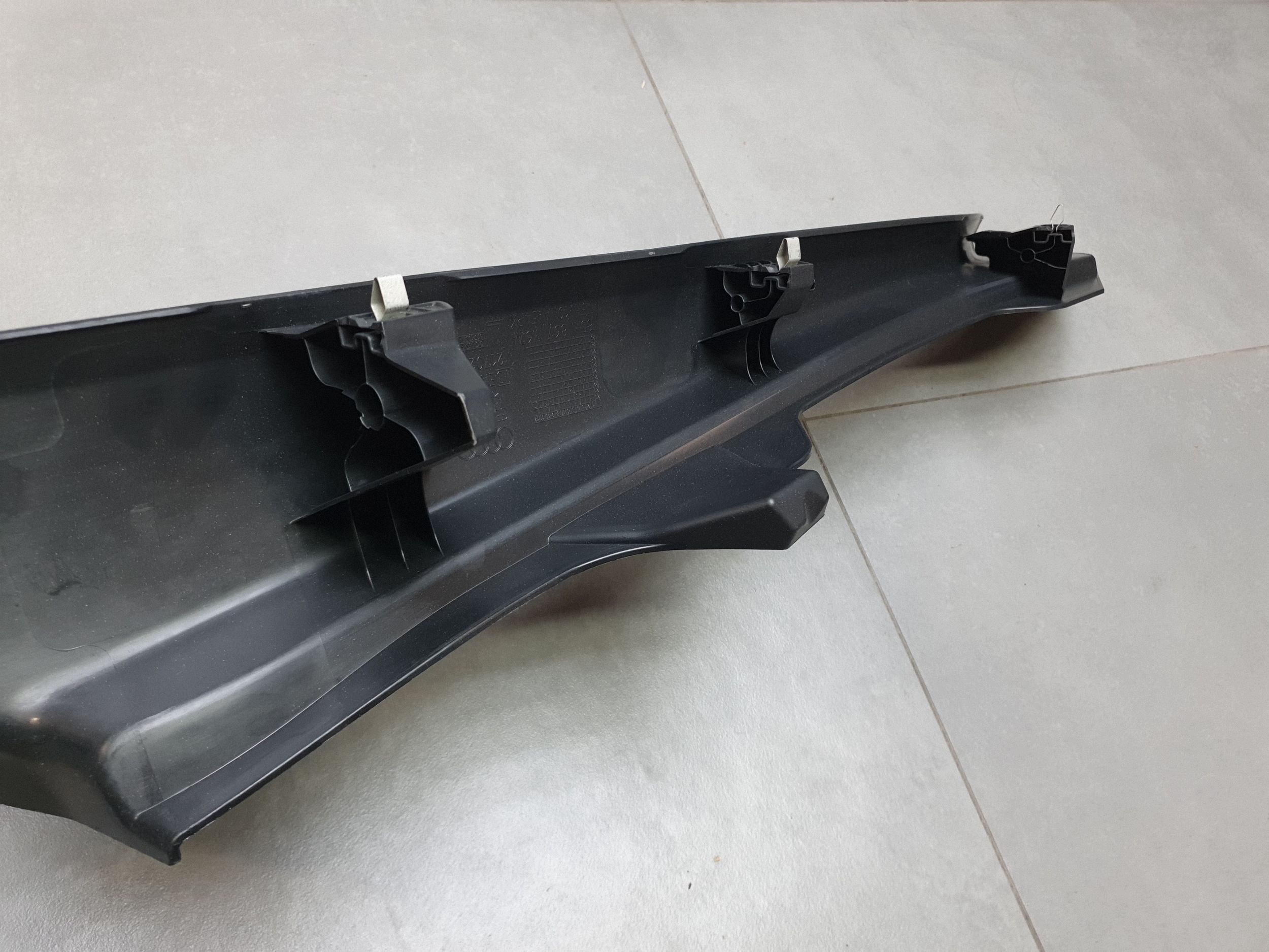 Audi SQ6 e-tron Element wykonczenia sloupku 85H867767A