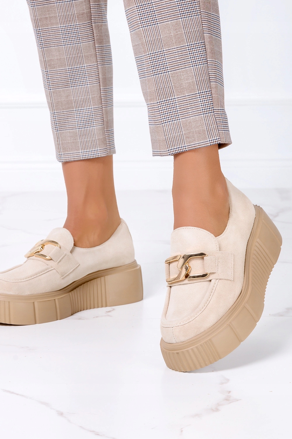 LEKKIE MOKASYNY SKÓRZANE NA PLATFORMIE PÓŁBUTY WSUWANE BEŻOWE DAMSKIE r 40 Marka Casu