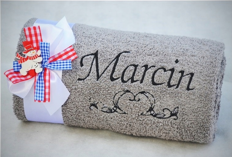 Ręcznik z Imieniem Prezent na Święta dla Mamy Taty EAN (GTIN) 5903707302253