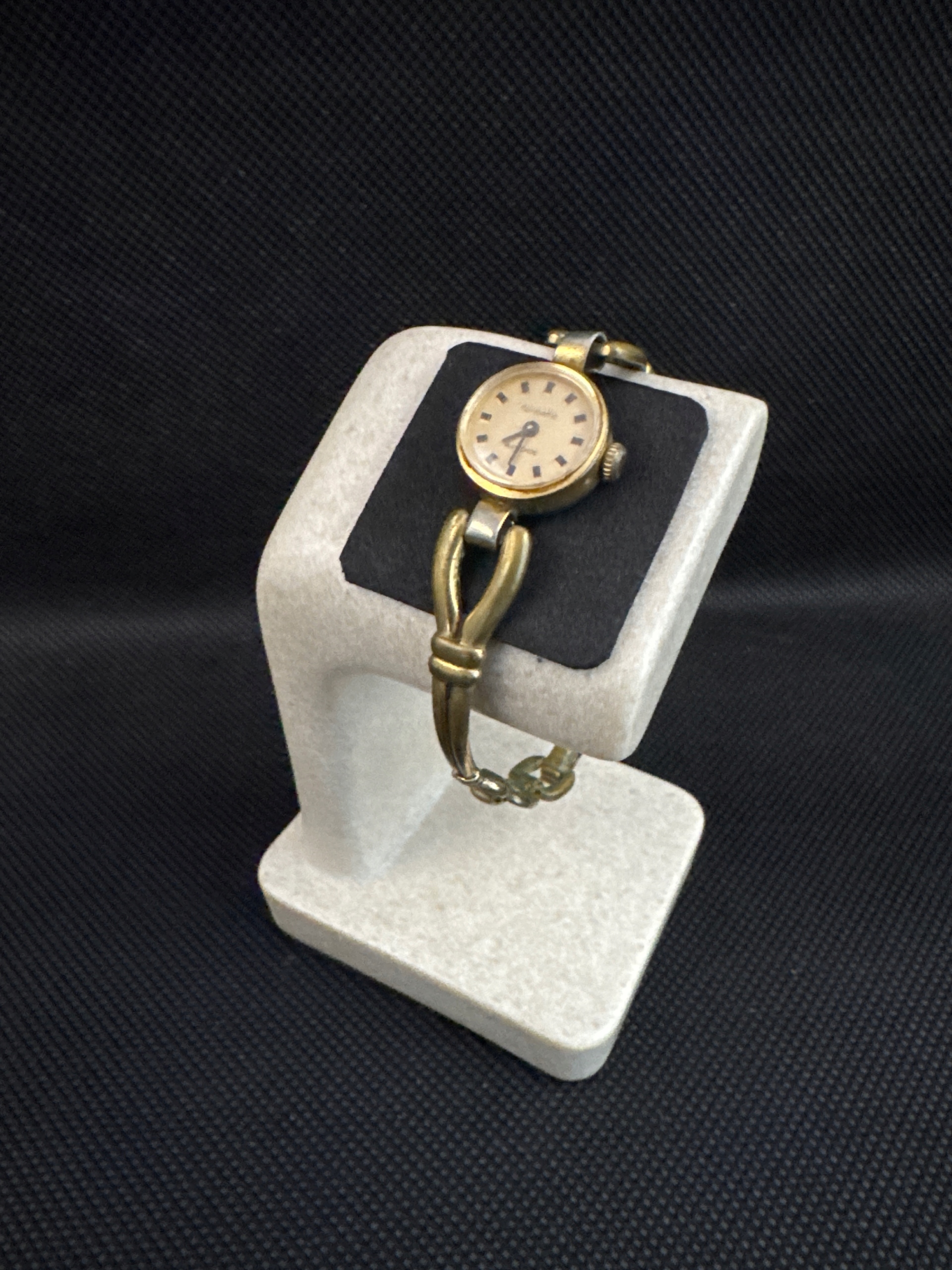 Zegarek marki Formatic Antichoc