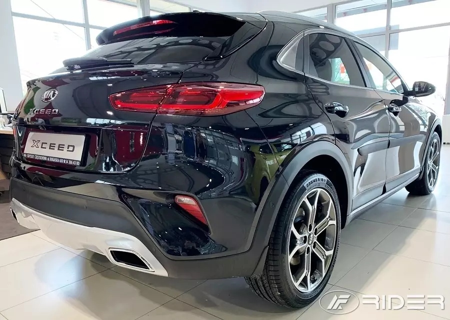 Kia XCeed 2019- listwy boczne Kolor czarny