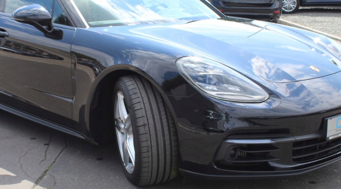 ЧЕТВЕРТЬ ПЕРЕД ПРАВА PORSCHE PANAMERA 971 974