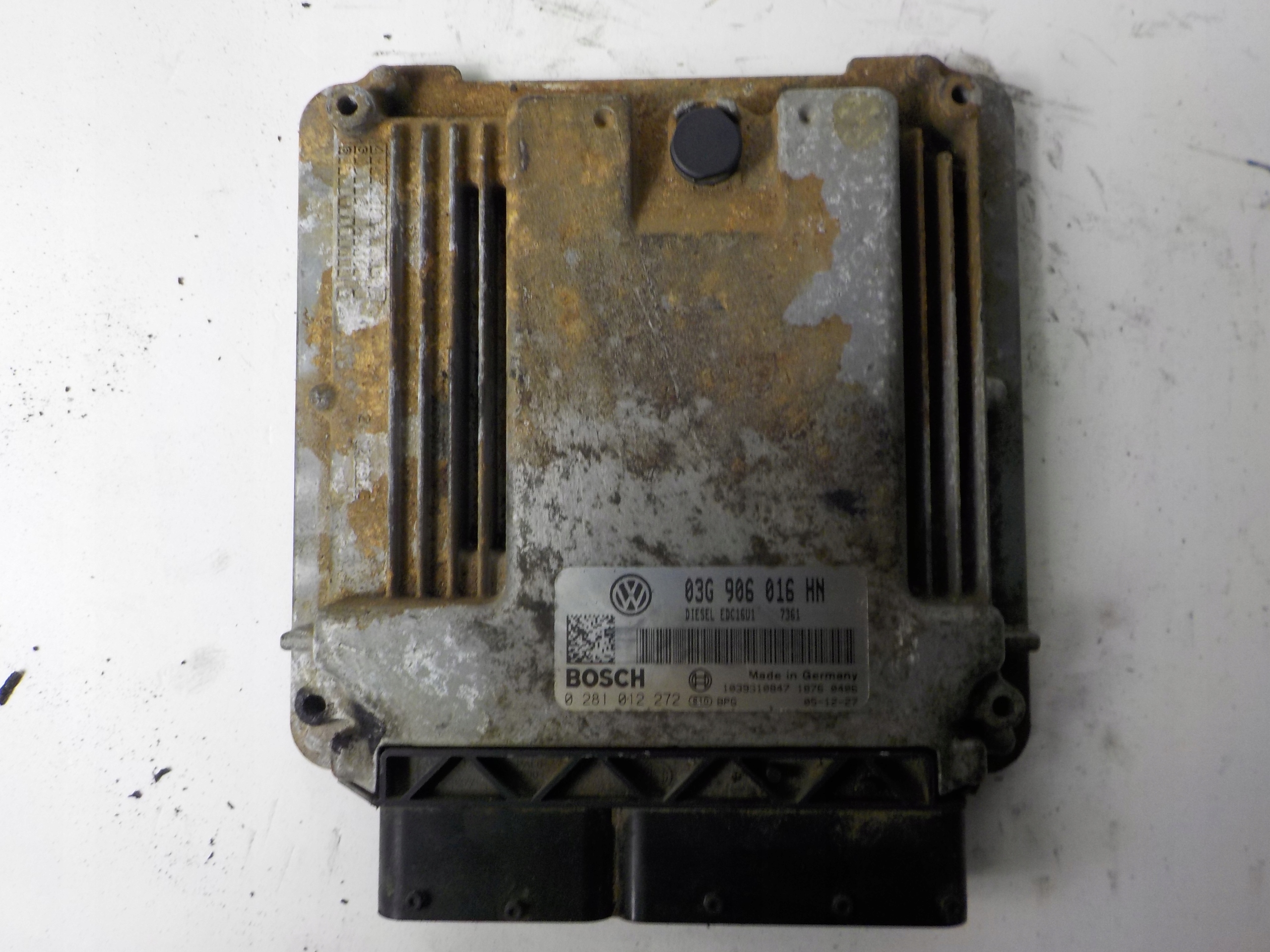 VW CADDY III computer control unit 03G906016HN 0281012272