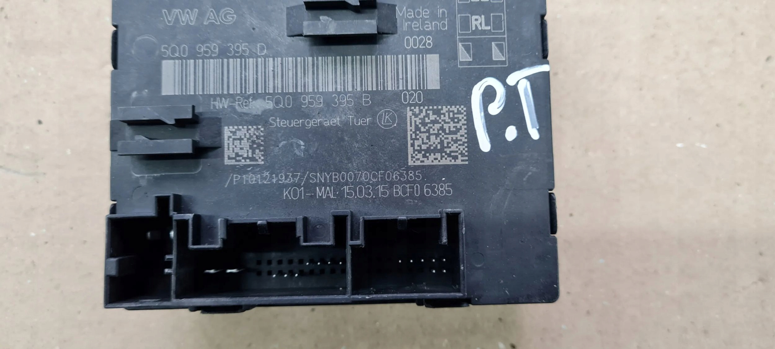 S3 8V sedan A3 module control unit door rear part 5Q0959395D