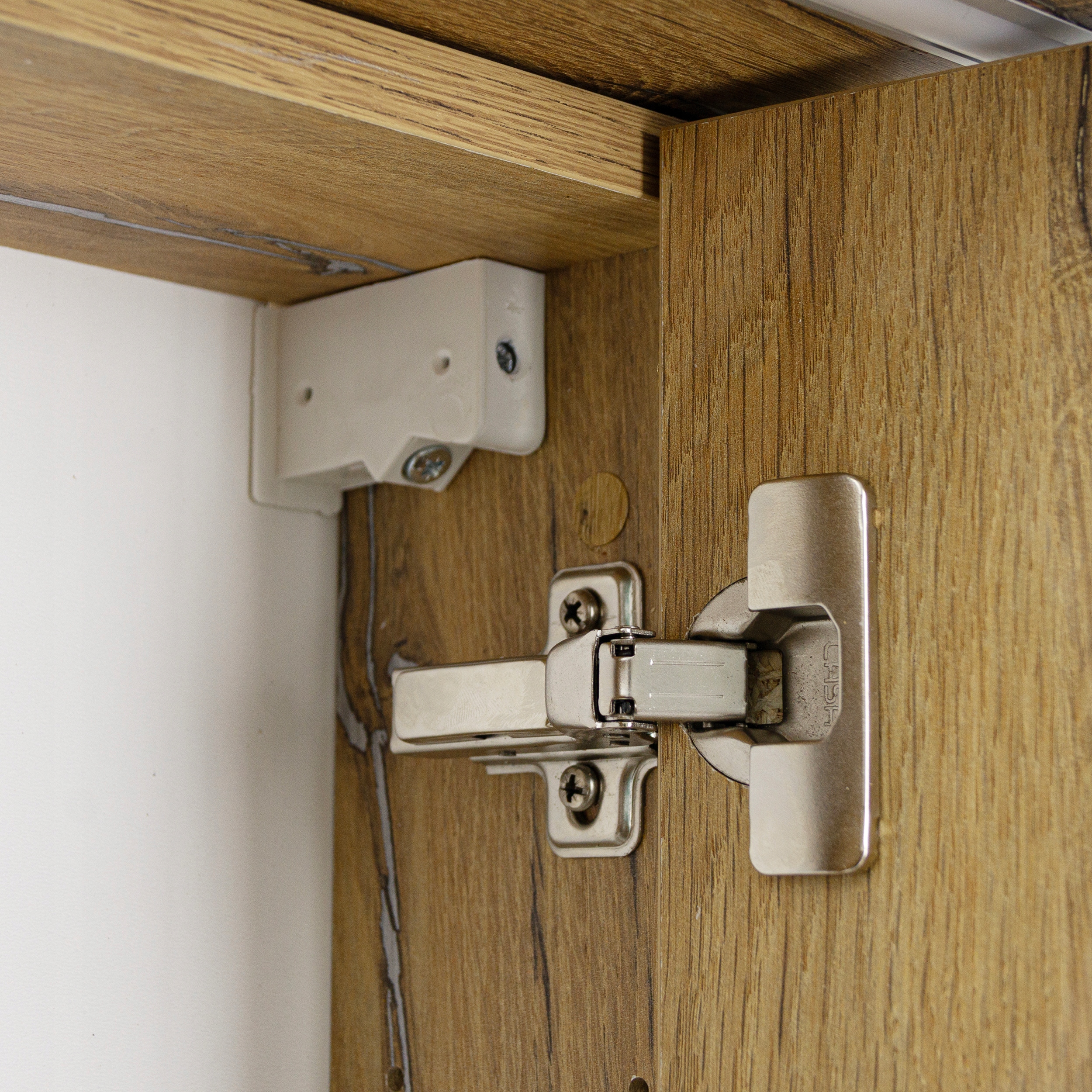 Szafka z lustrem Milano dąb zinke szerokość 60 cm z oświetleniem Led Głębokość mebla 15.6 cm