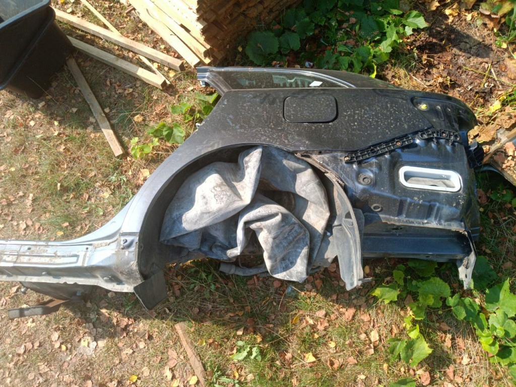 TOYOTA AVENSIS T27 KOMBI ĆWIARTKA LEWA TYŁ BŁOTNIK 1G3