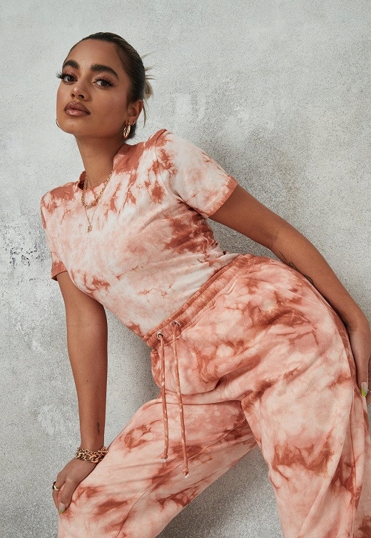 S72497 MISSGUIDED_MR6 BODY TIE DYE KRÓTKI RĘKAW_XS Kolor brązowy