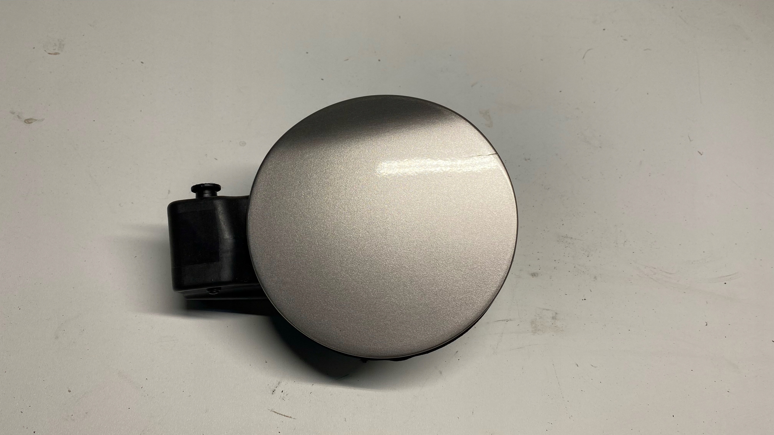 HYUNDAI TUCSON II III KLAPKA WLEWU PALIWA DIESEL Y3Y 15-21 Numer katalogowy części 69513-D7000