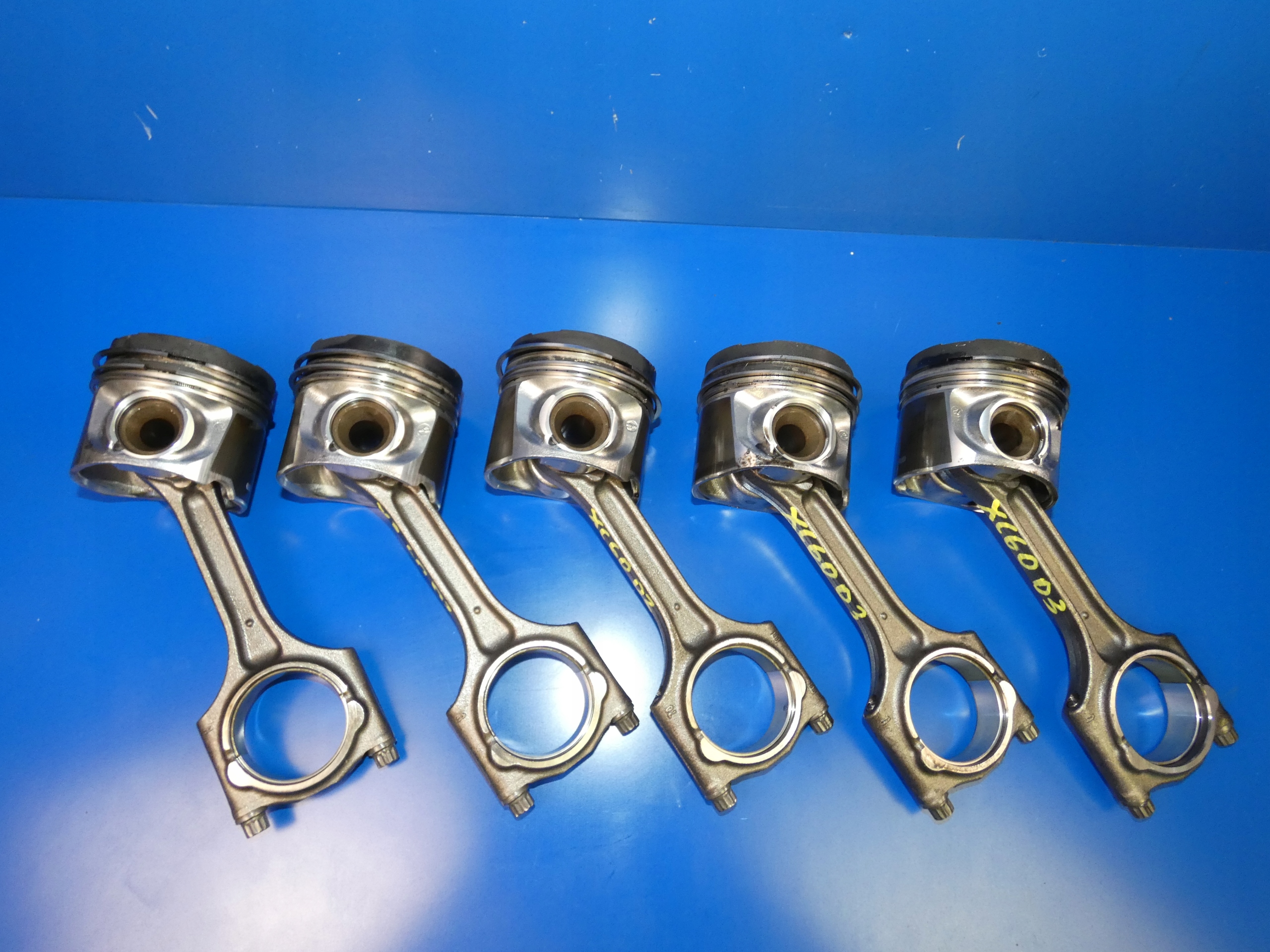 XC60 V60 S60 2.0 D3 2.4 D5 поршень + шатун Поршні