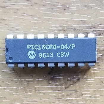 PIC16C84A-04 mikrokontroler 8bit, 1kB, 68B, 64B, 10MHz