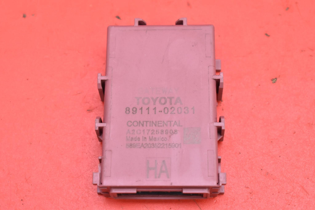 control unit module GATEWAY 89111-02031 TOYOTA COROLLA E21 1.8 HYBRID 98 19