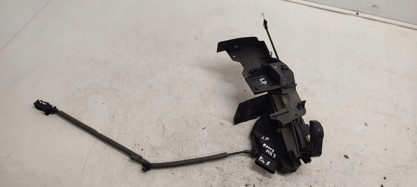 lock door front front left Ford Focus MK3 1,6 TDCI