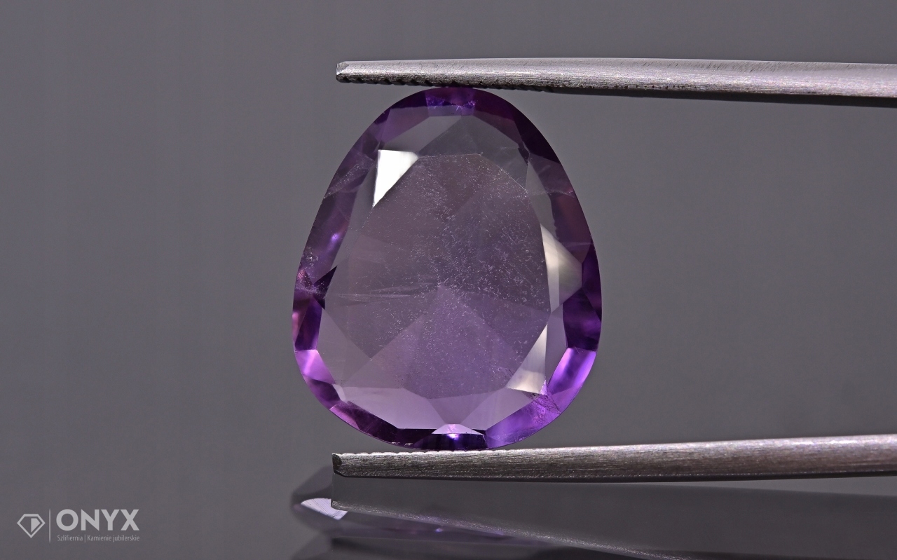 Ametyst fazetovaný nepravidelný 16x13,5 mm