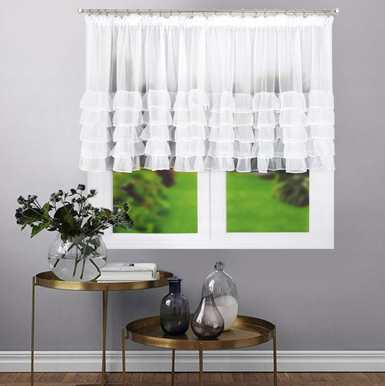 KRÓTKA FIRANA Z FALBANAMI NA TAŚMIE Z TUNELEM Wzór gładki