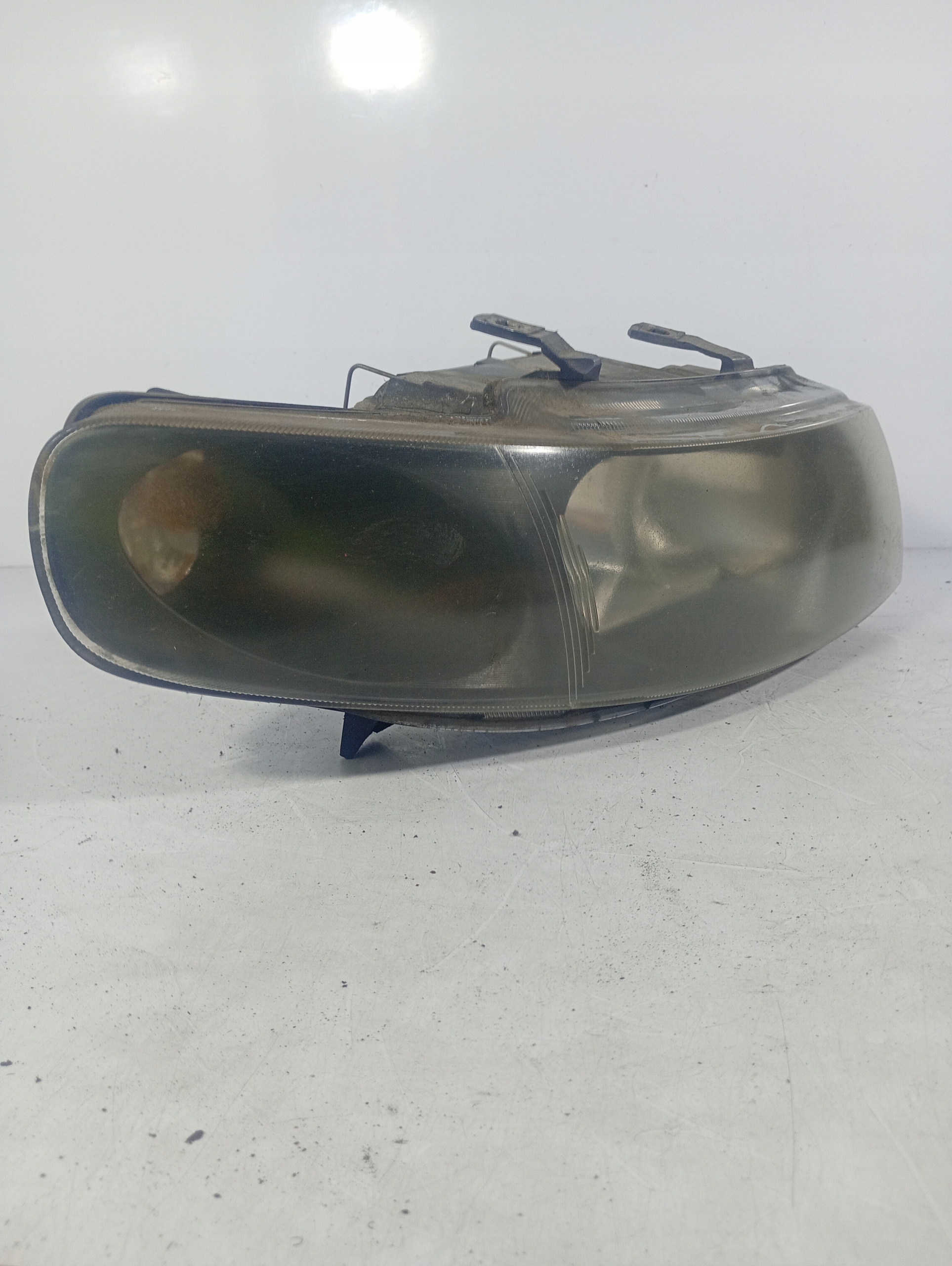 SEAT Toledo 2 II 98-05 REFLEKTOR right front front OE 67742701