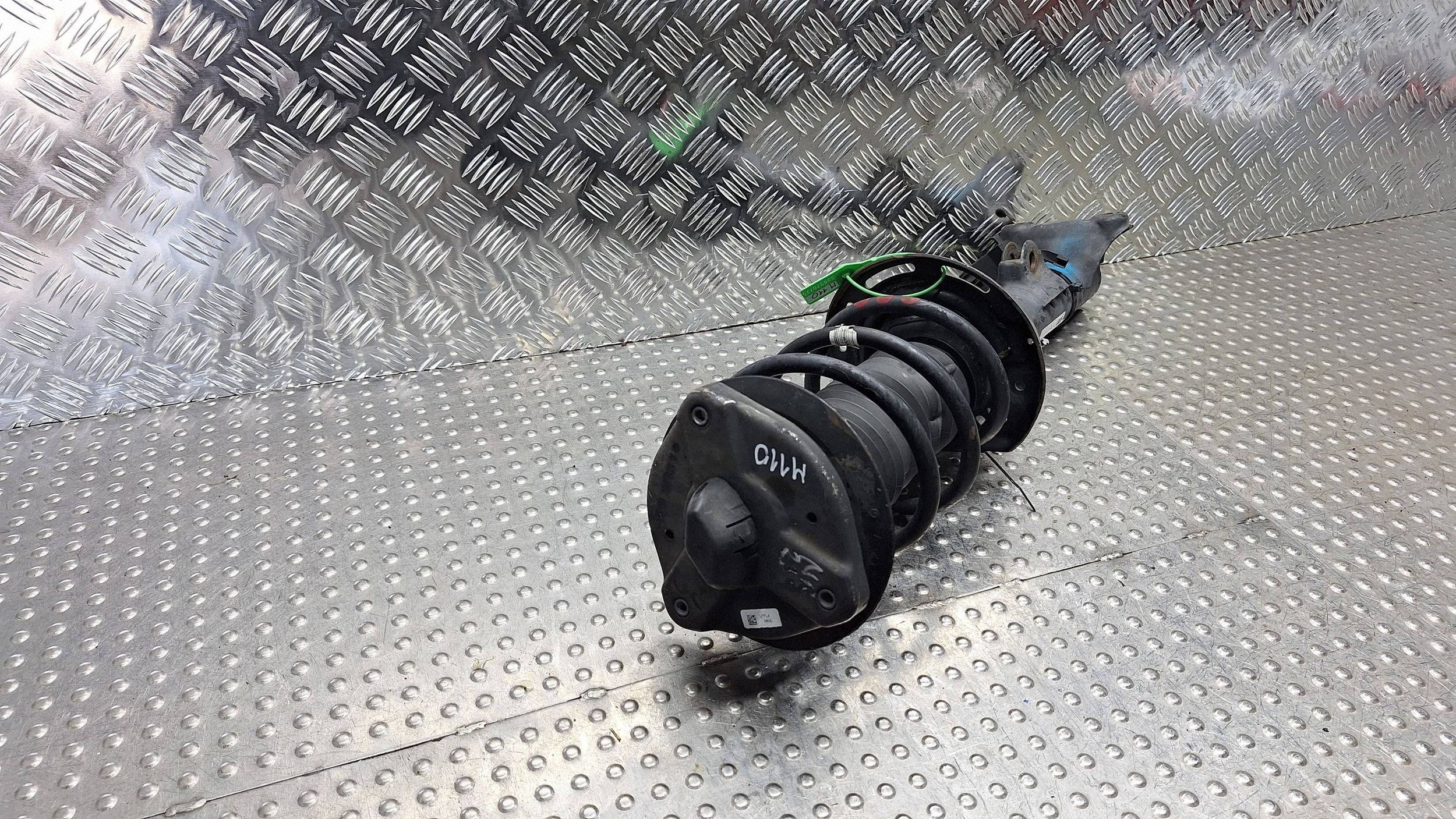 shock absorber right front A2043201066 MERCEDES C-KLASA W204