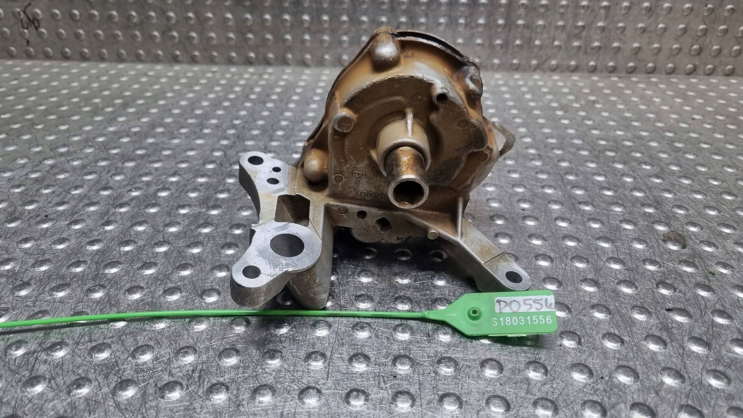 Ölpumpe 06E115105 AUDI A4 B7 A6 C6 A8 D4 2.4 FSI 3.2 FSI